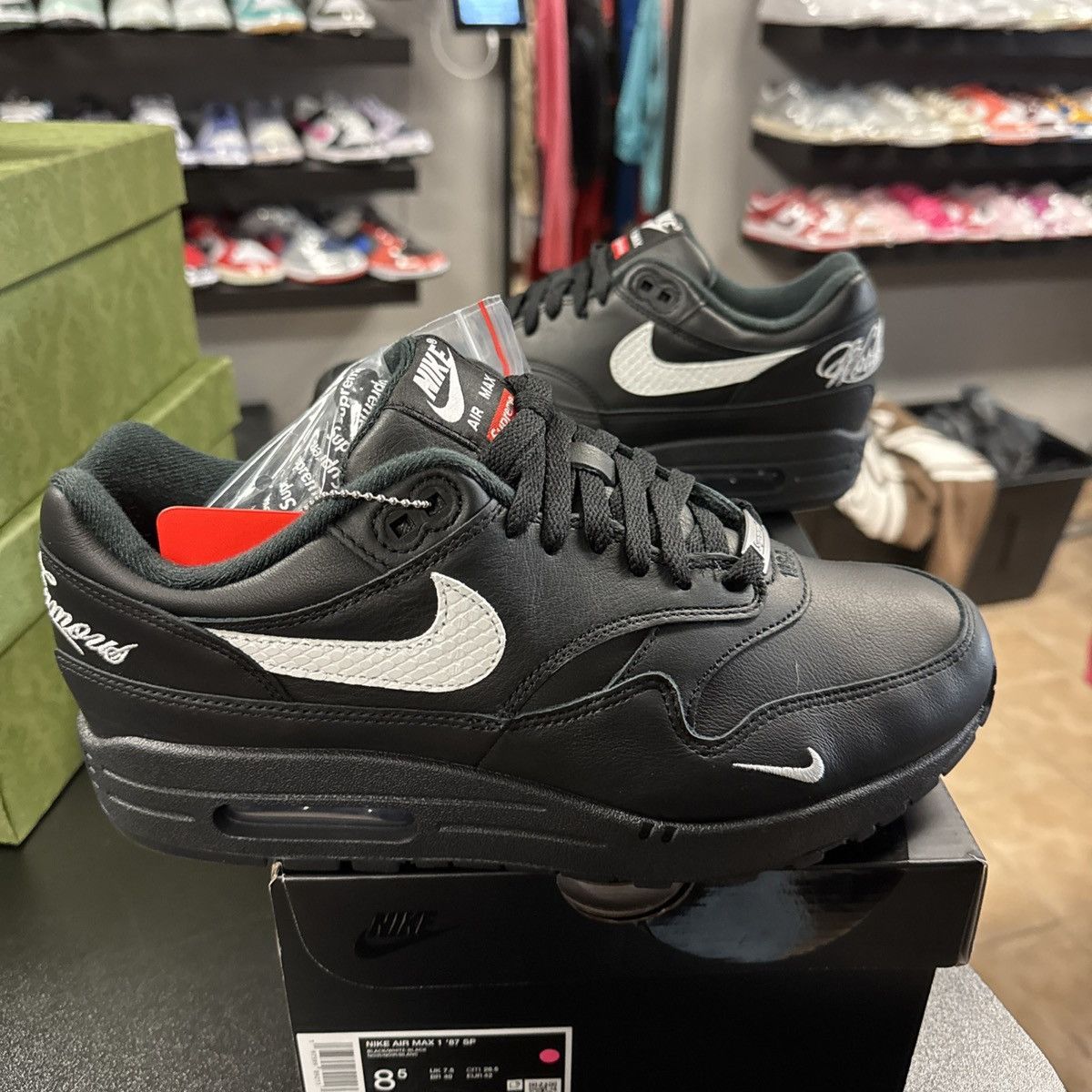 Size Nike Supreme x Air Max '87 SP Black White