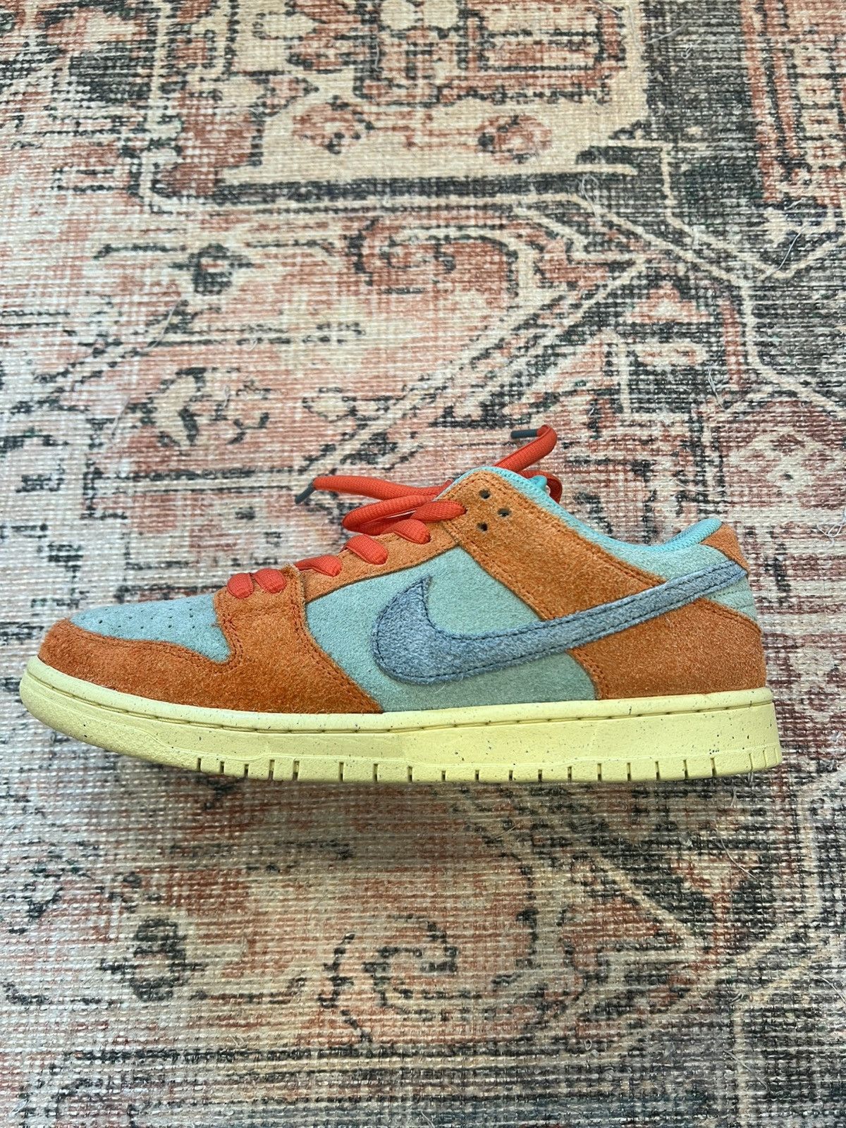 Nike Nike SB Dunk Low Pro PRM - Orange Emerald Rise Size US 8.5 / EU 41-42 - 2 Thumbnail
