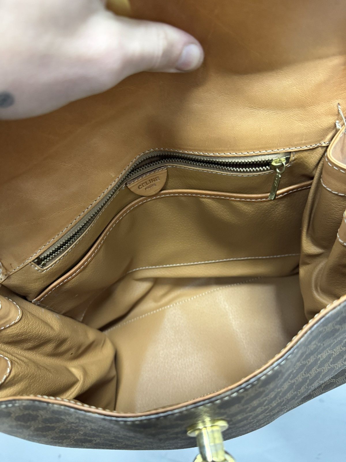 Celine Monogram Celine Leather hand bag luxury Size ONE SIZE - 17 Thumbnail