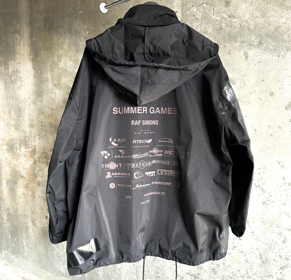 Dover Street Market × Raf Simons DSM EXCLUSIVE AW17 Summer Games Duct Tape Windbreaker Jacket Size US XL / EU 56 / 4 - 1 Thumbnail