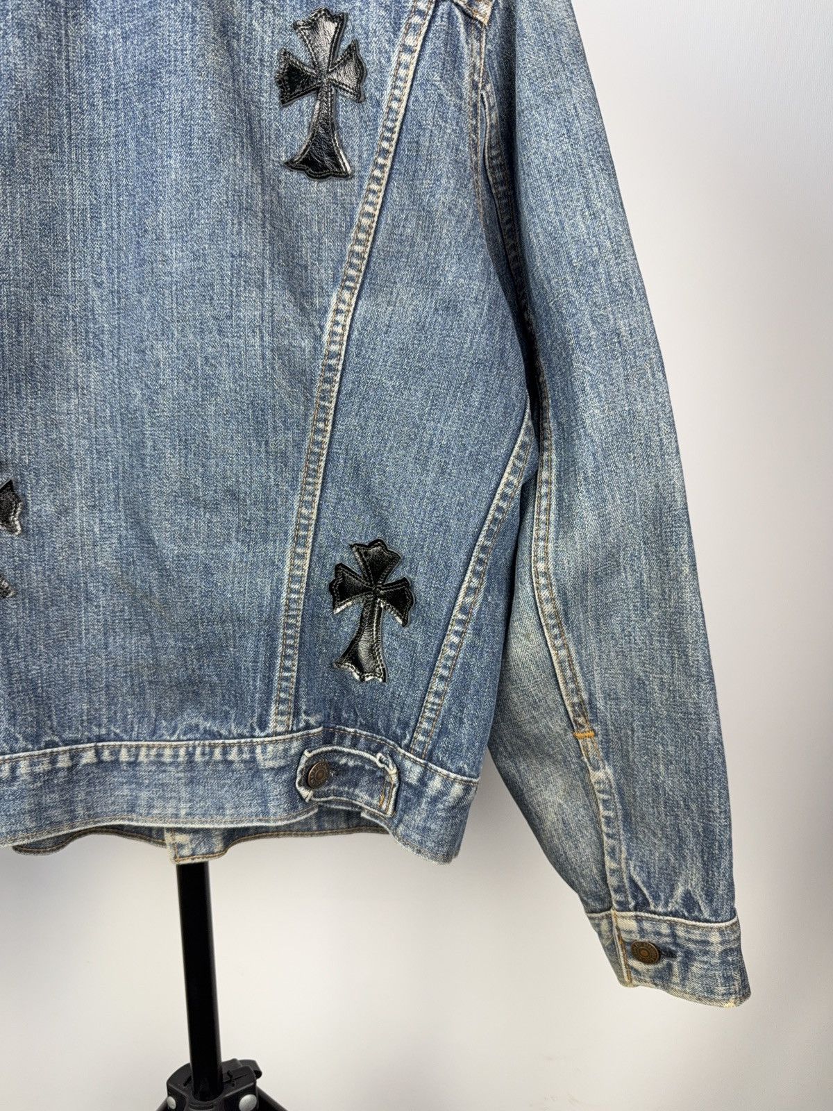 Levi's Vintage Clothing Vintage 90s Levi’s Chrome Hearts❗️Style Cross Denim Jacket Size US XS / EU 42 / 0 - 15 Thumbnail