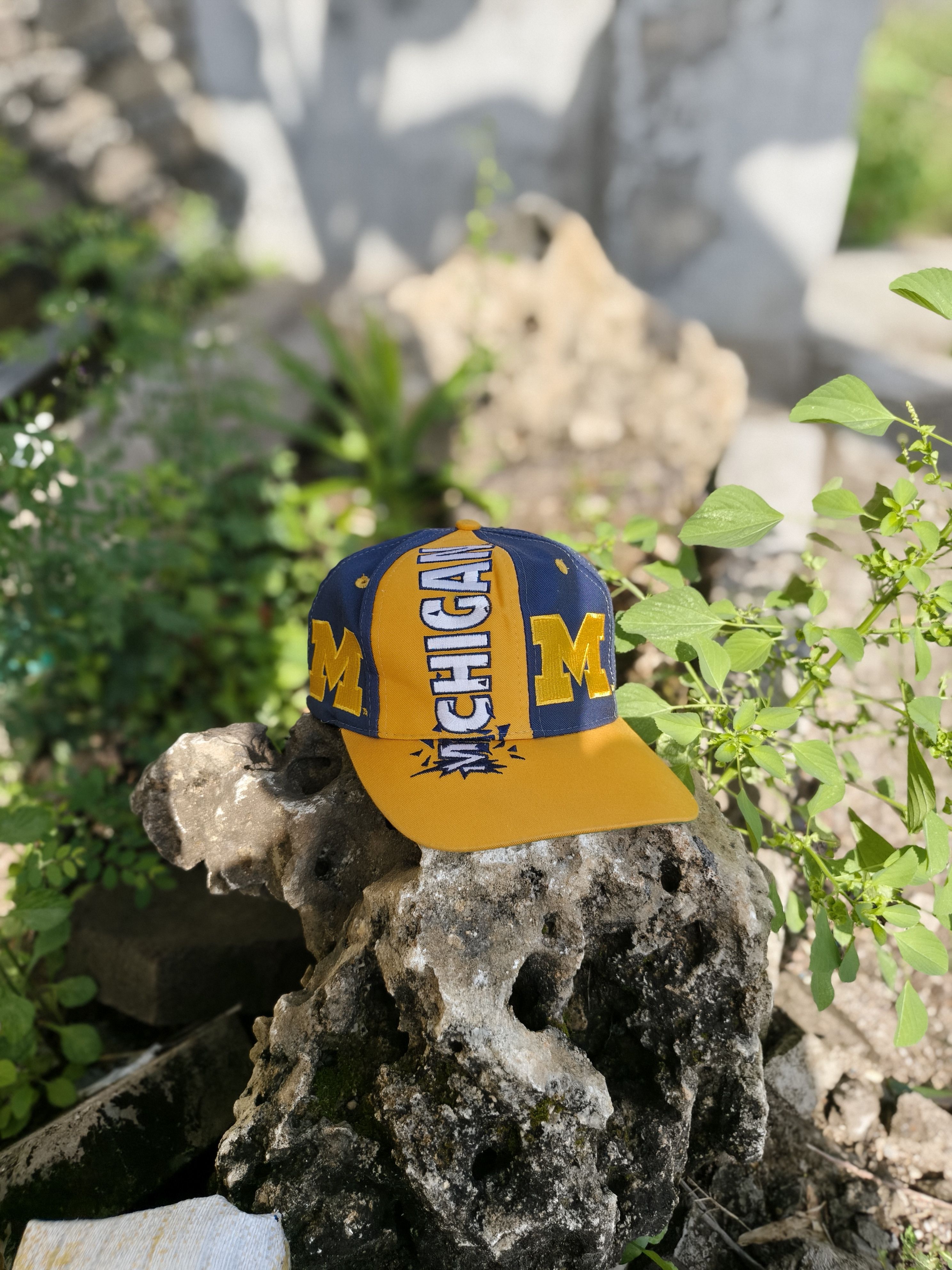 Logo 7 Michigan Wolverines VTG Hat Size ONE SIZE - 1 Thumbnail