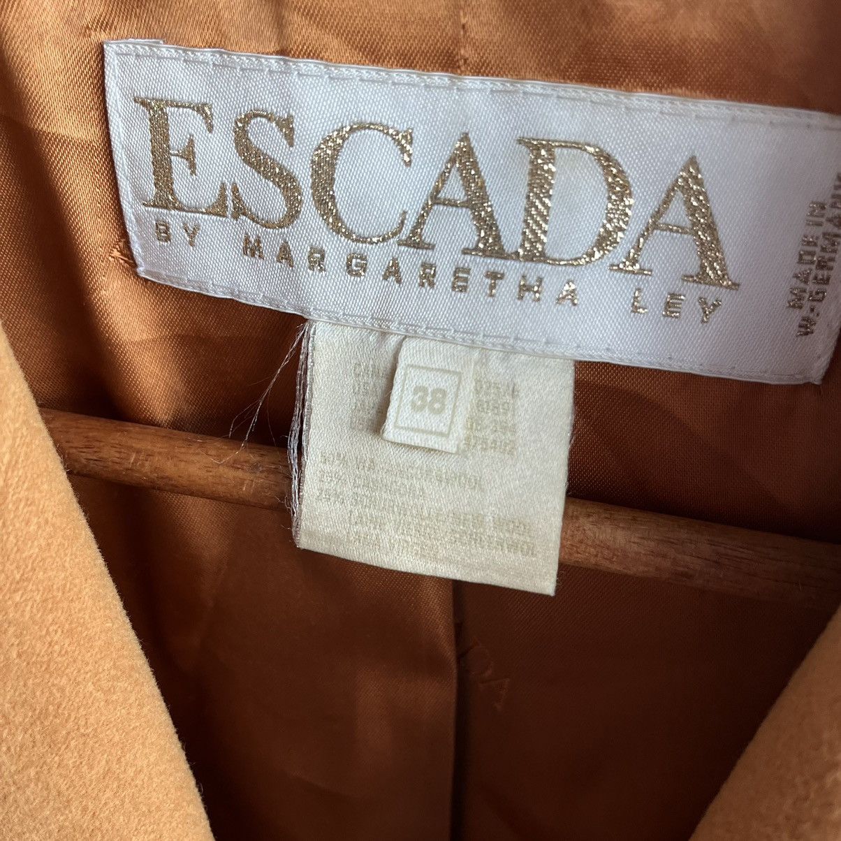 Escada × Vintage Escada Vintage Cashmere Cashgora Wool Blazer Button Jacket Size M / US 6-8 / IT 42-44 - 4 Thumbnail