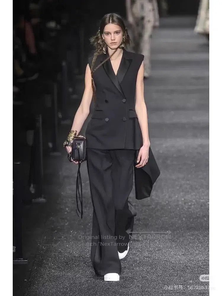 Alexander McQueen Alexander Mcqueen Black show, woollen silk material, sleev Size XS / US 0-2 / IT 36-38 - 9 Thumbnail