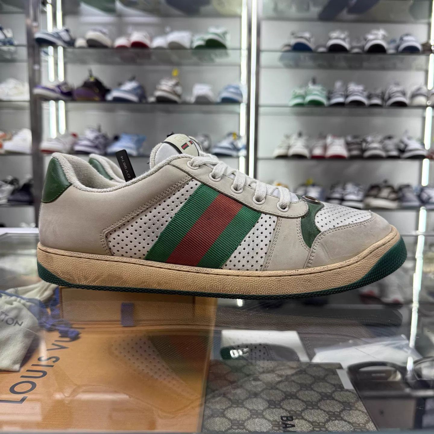 Gucci Gucci Distressed Dirty Sneakers UK9 Size US 7 / EU 40 - 2 Thumbnail