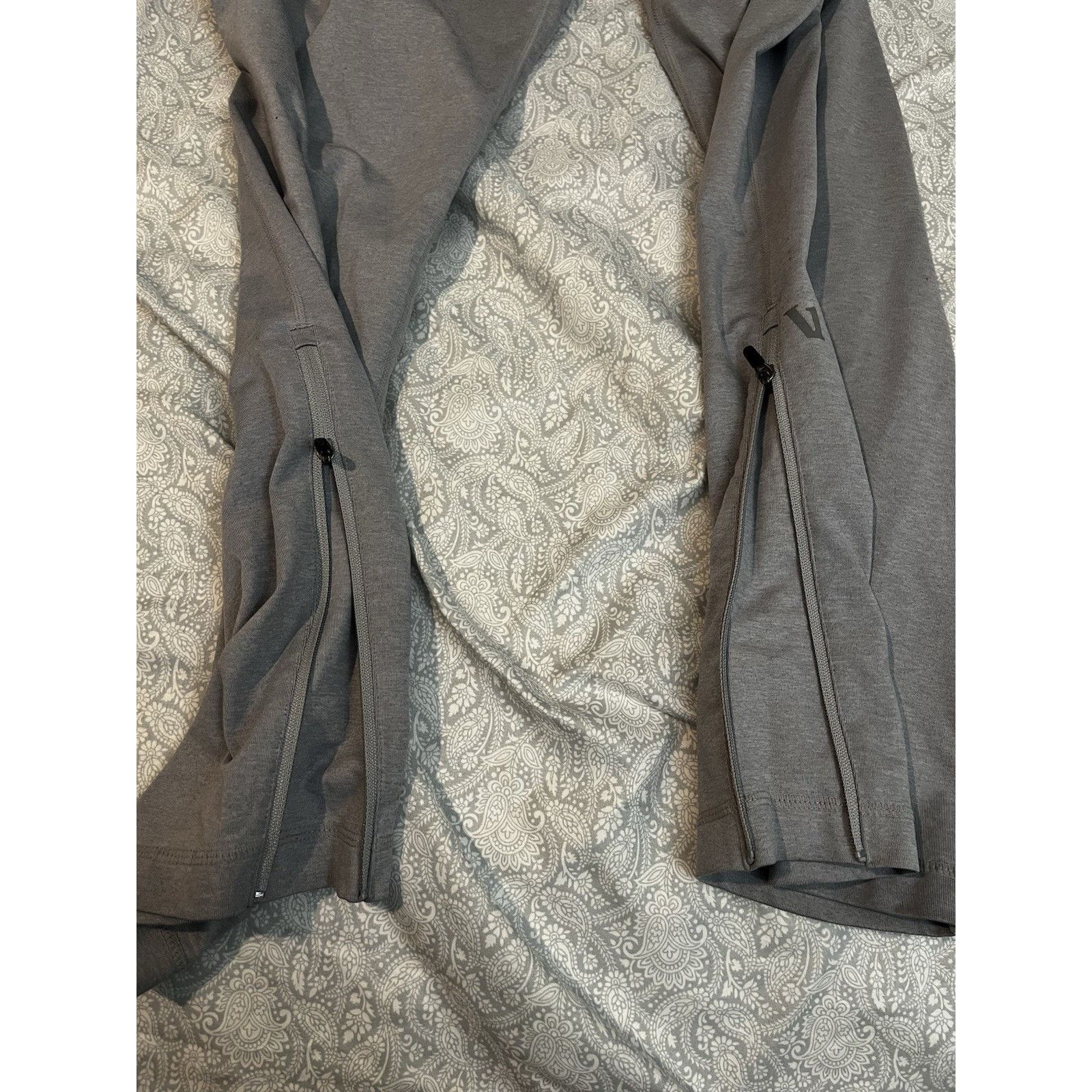 Vuori Vuori Men's Performance Jogger Gray Size Medium Zip Pockets Size US 32 / EU 48 - 5 Thumbnail