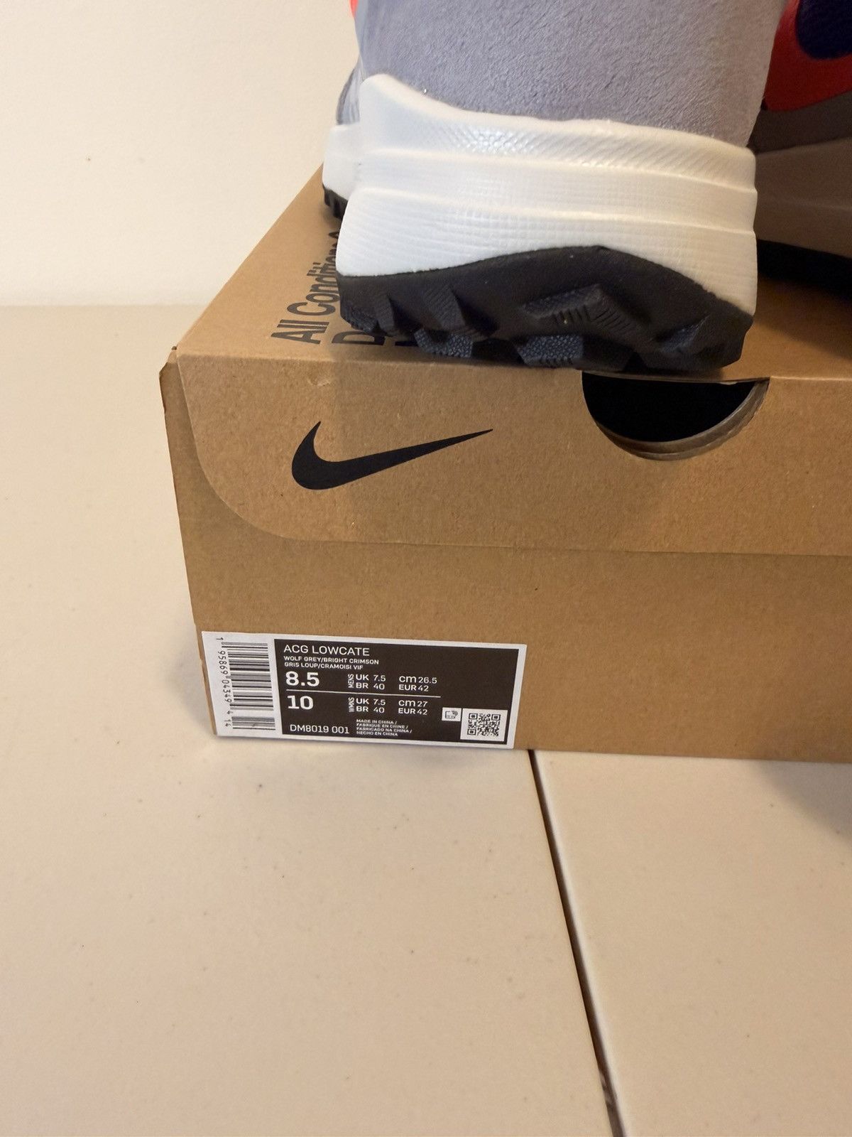 Nike ACG Nike ACG Lowcate size 8.5 Men Wolf Grey Bright Crimson Size US 8.5 / EU 41-42 - 7 Thumbnail