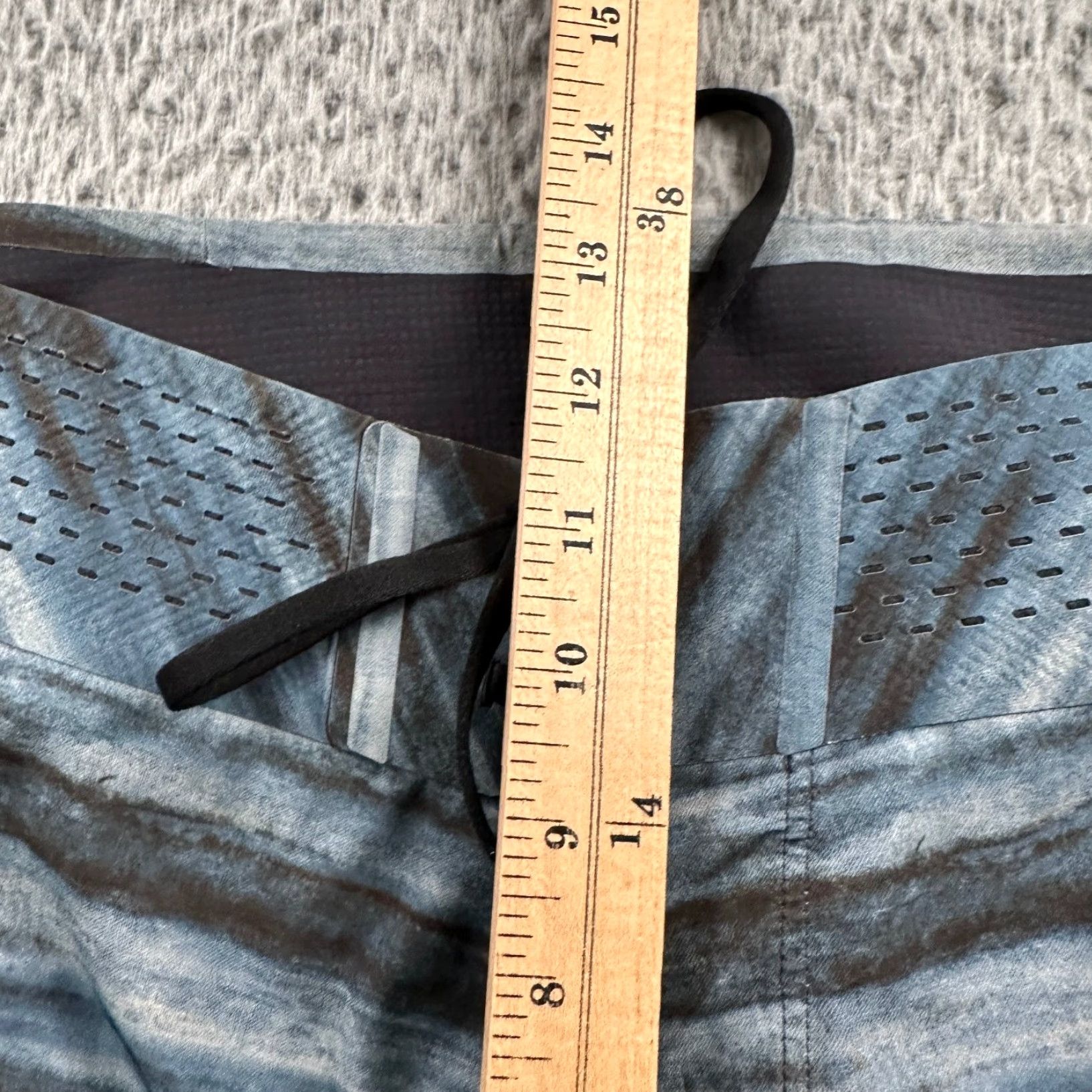 Lululemon Lululemon Men's Current State Board Shorts Size 31 Striped Swim Trunks Size US 31 - 3 Thumbnail