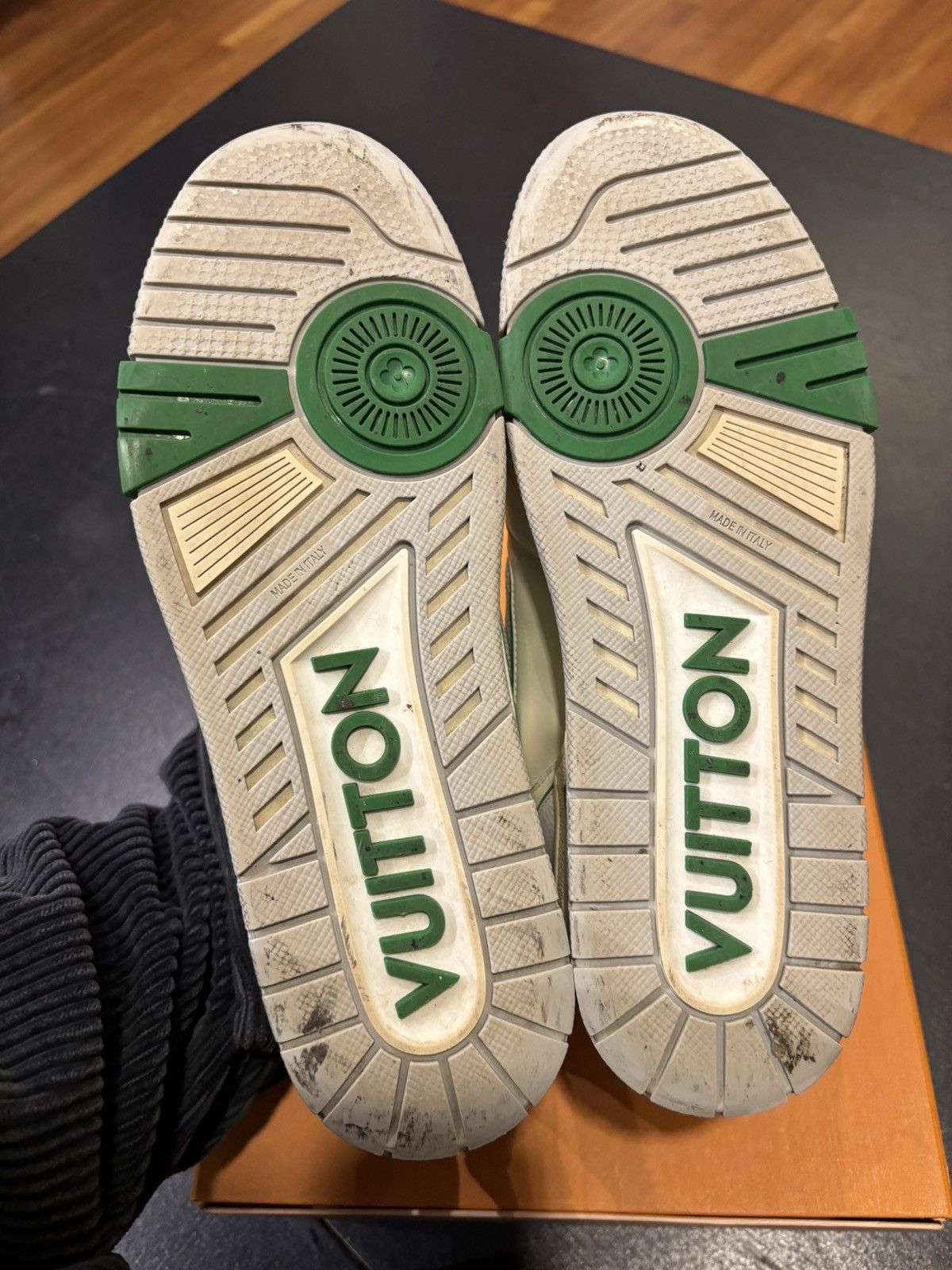 Louis Vuitton Louis Vuitton Strap Trainer White Green Size US 8 / EU 41 - 5 Thumbnail