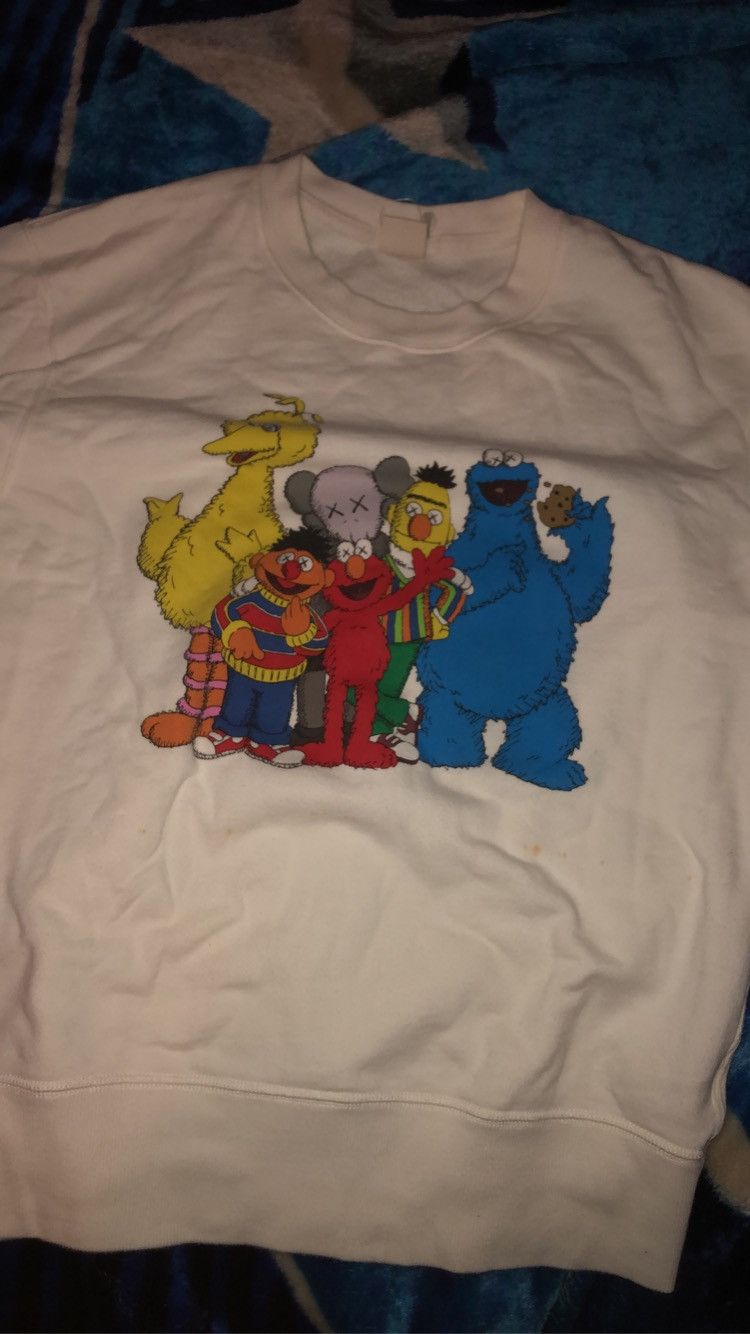 Kaws × Uniqlo Kaws sesame st crewneck Size US XS / EU 42 / 0 - 3 Thumbnail
