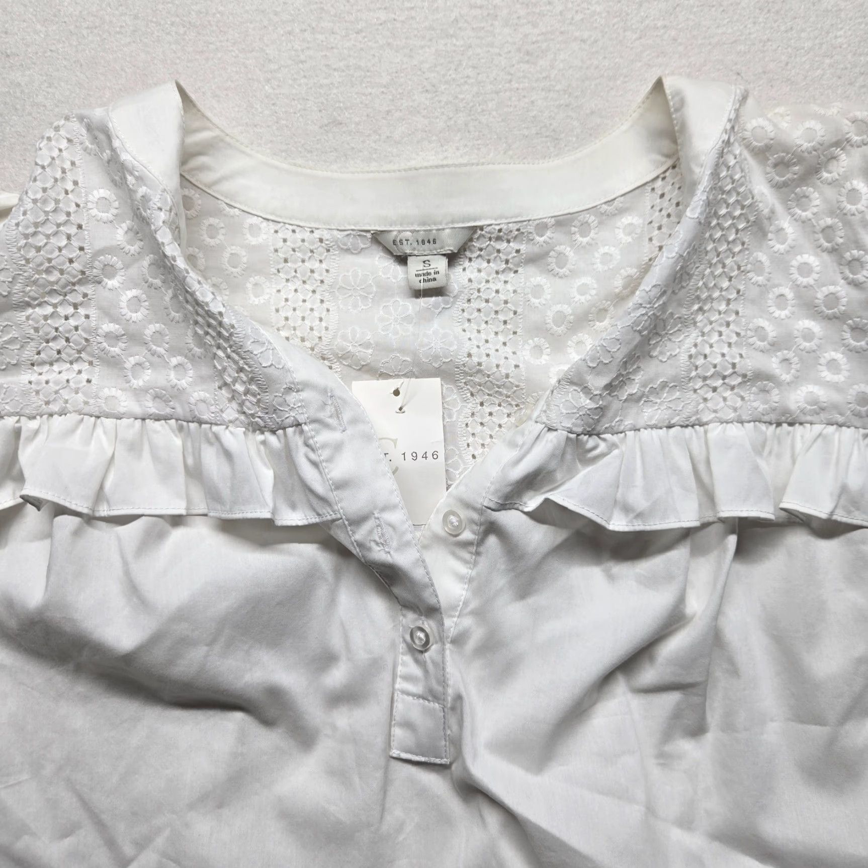 Vintage EST. 1946 Shirt Women S White Adult Small NEW Solid Flaps Shoulder Blouse Size S / US 4 / IT 40 - 2 Thumbnail