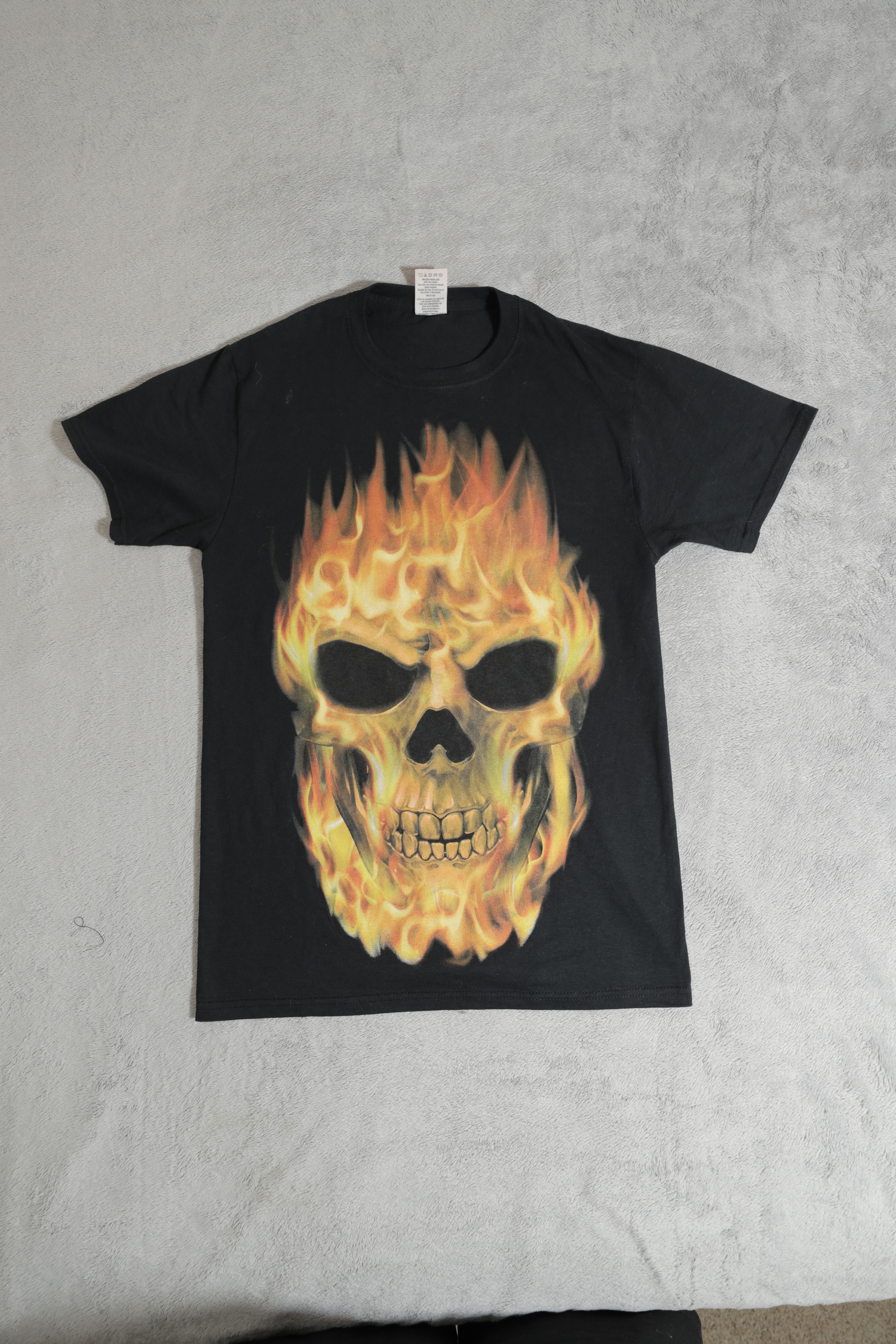 Other Happy Halloween Flaming Skull Shirt (S) Size US S / EU 44-46 / 1 - 3 Thumbnail