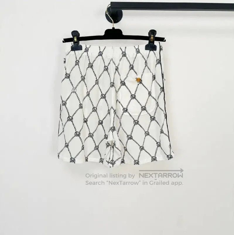 Louis Vuitton Louis Vuitton Women's White Shorts Size S . Size 23" - 2 Thumbnail