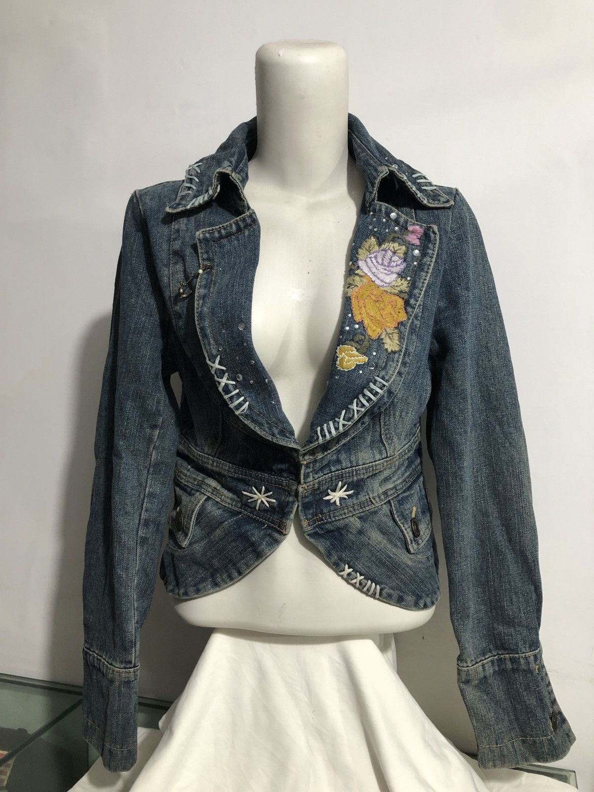 If Six Was Nine × Japanese Brand JAPANES BRAND M2 DENIM JACKET EMBROIDED ROSE Size S / US 4 / IT 40 - 1 Thumbnail