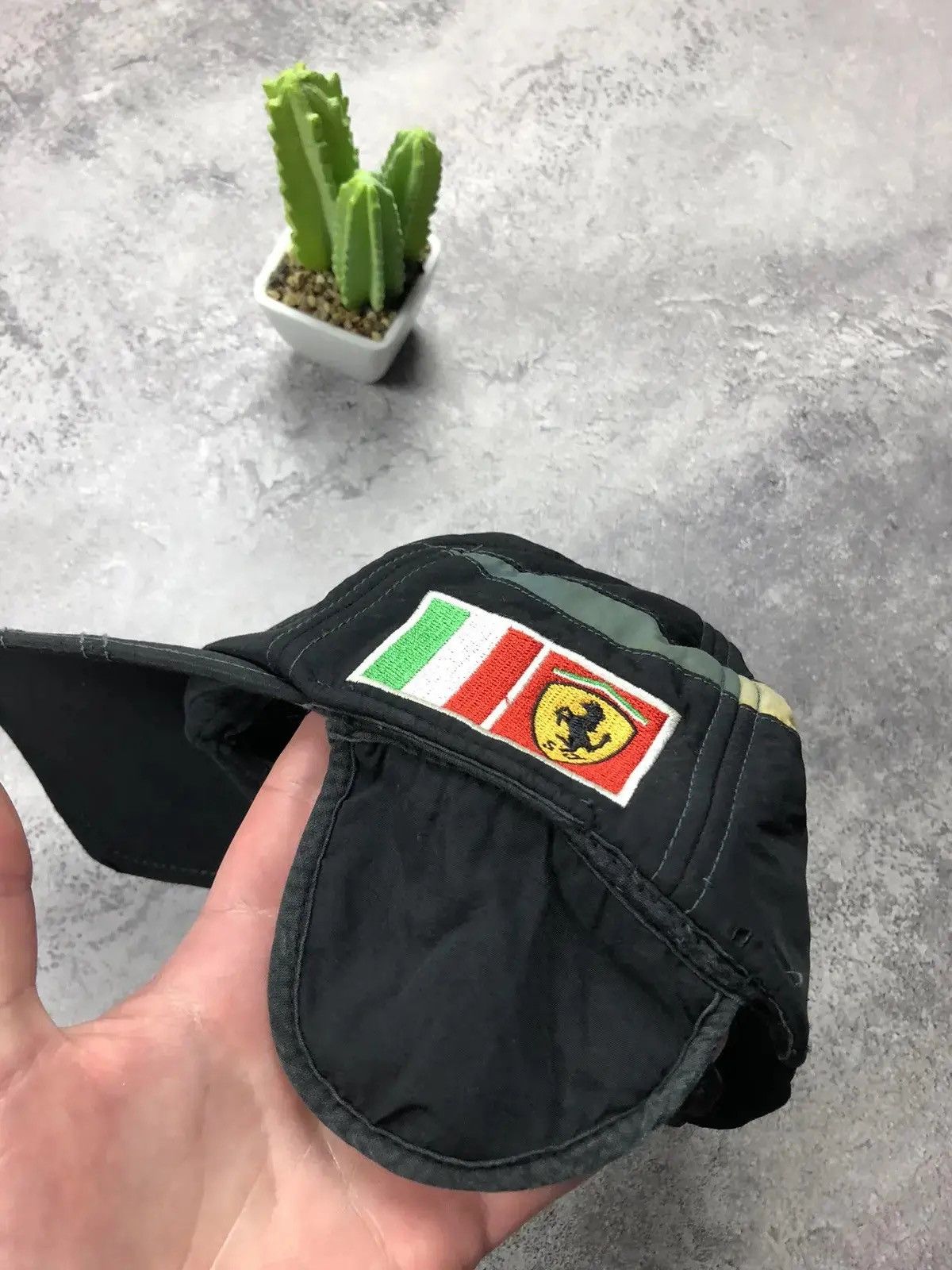 Ferrari FERRARI Vintage Fleece Cap F1 Streetwear Racing Big Logo Size ONE SIZE - 4 Thumbnail