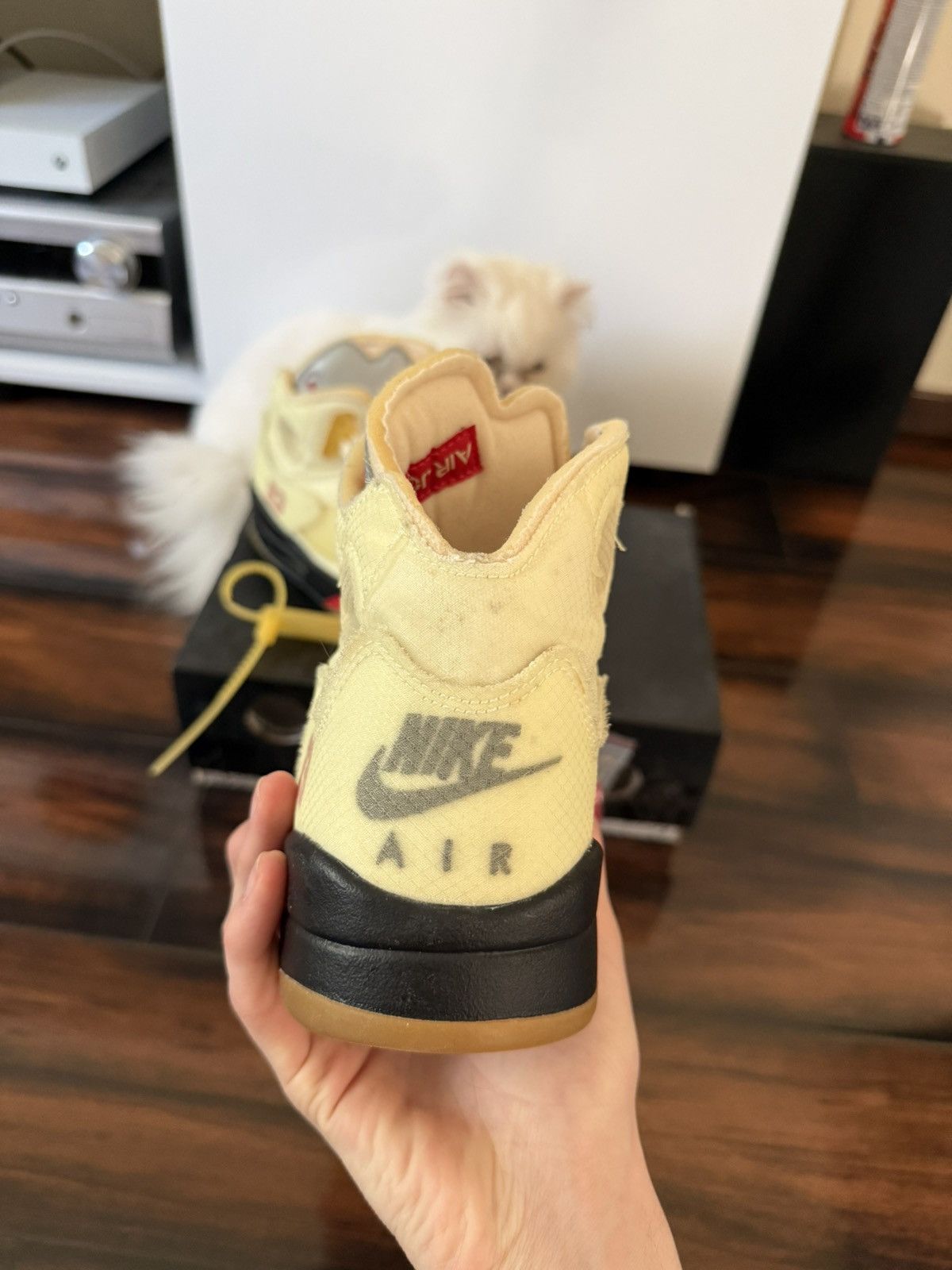 Jordan Brand × Off-White Off-White Jordan 5 Size US 8 / EU 41 - 9 Thumbnail