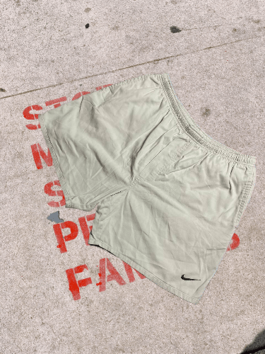Nike Vintage Nike Shorts big logo NIKE Size US 34 / EU 50 - 1 Thumbnail