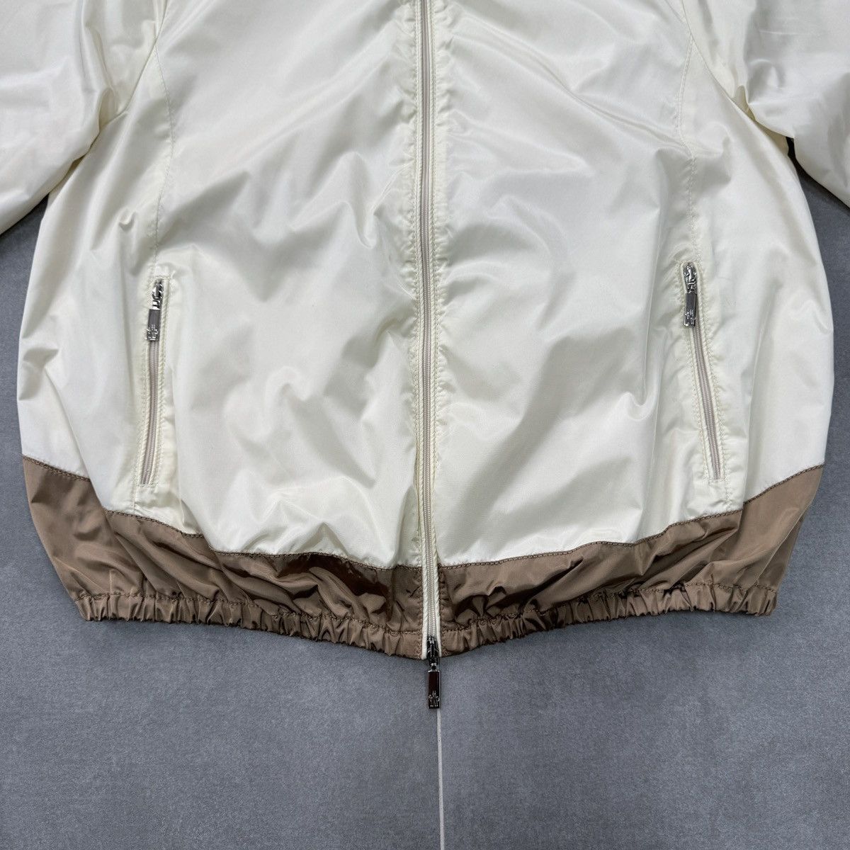 Moncler Authentic Moncler Piren Women Jacket Size 0 (S) Size S / US 4 / IT 40 - 4 Thumbnail
