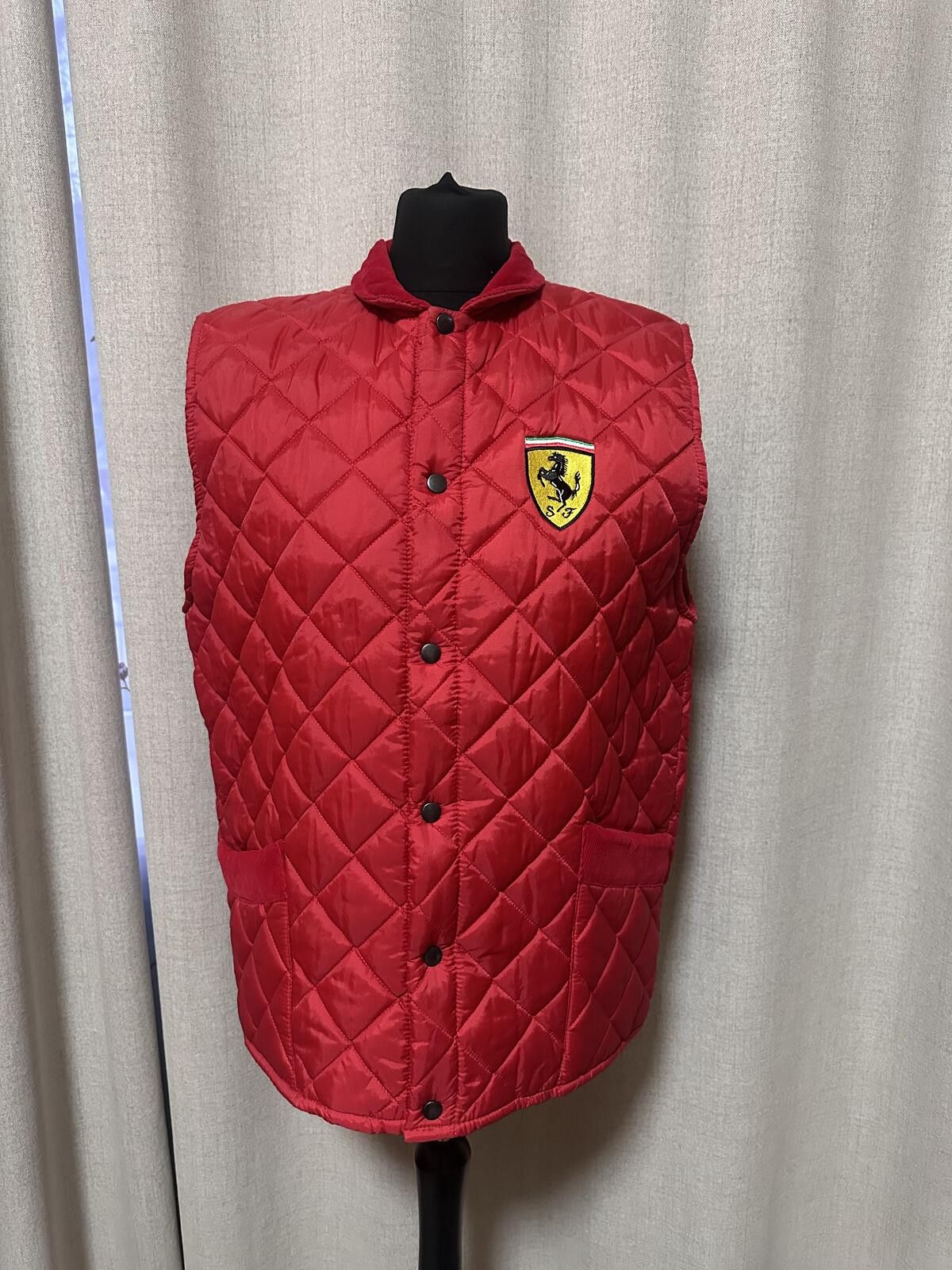 Ferrari Ferrari Racing 96 Formula 1 F1 Vest Red Quilted XL Size US XL / EU 56 / 4 - 1 Thumbnail