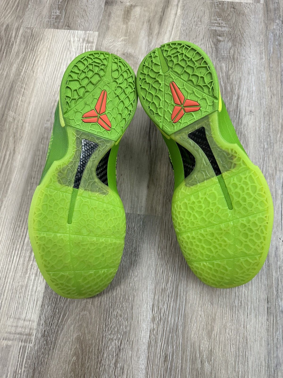 Nike VNDS Nike Kobe 6 Grinch Size US 11.5 / EU 44-45 - 8 Thumbnail