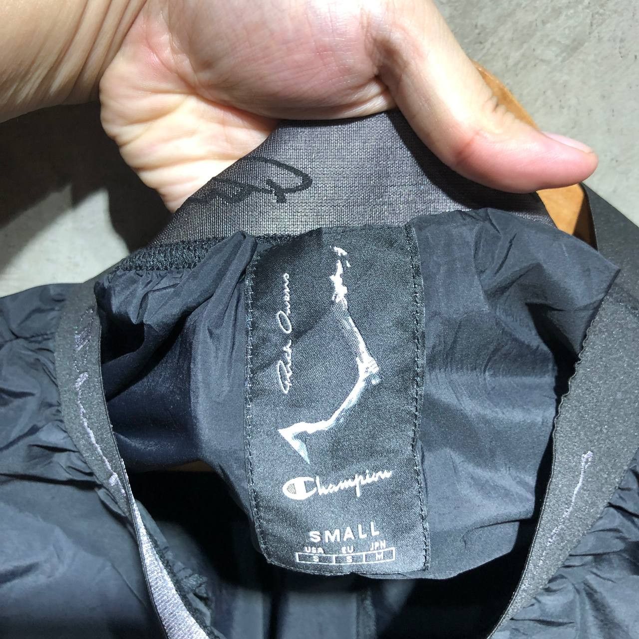 Champion × Rick Owens Rick Owens x Champion Dolphin Nylon Boxer Shorts Size 30" / US 8 / IT 44 - 8 Thumbnail