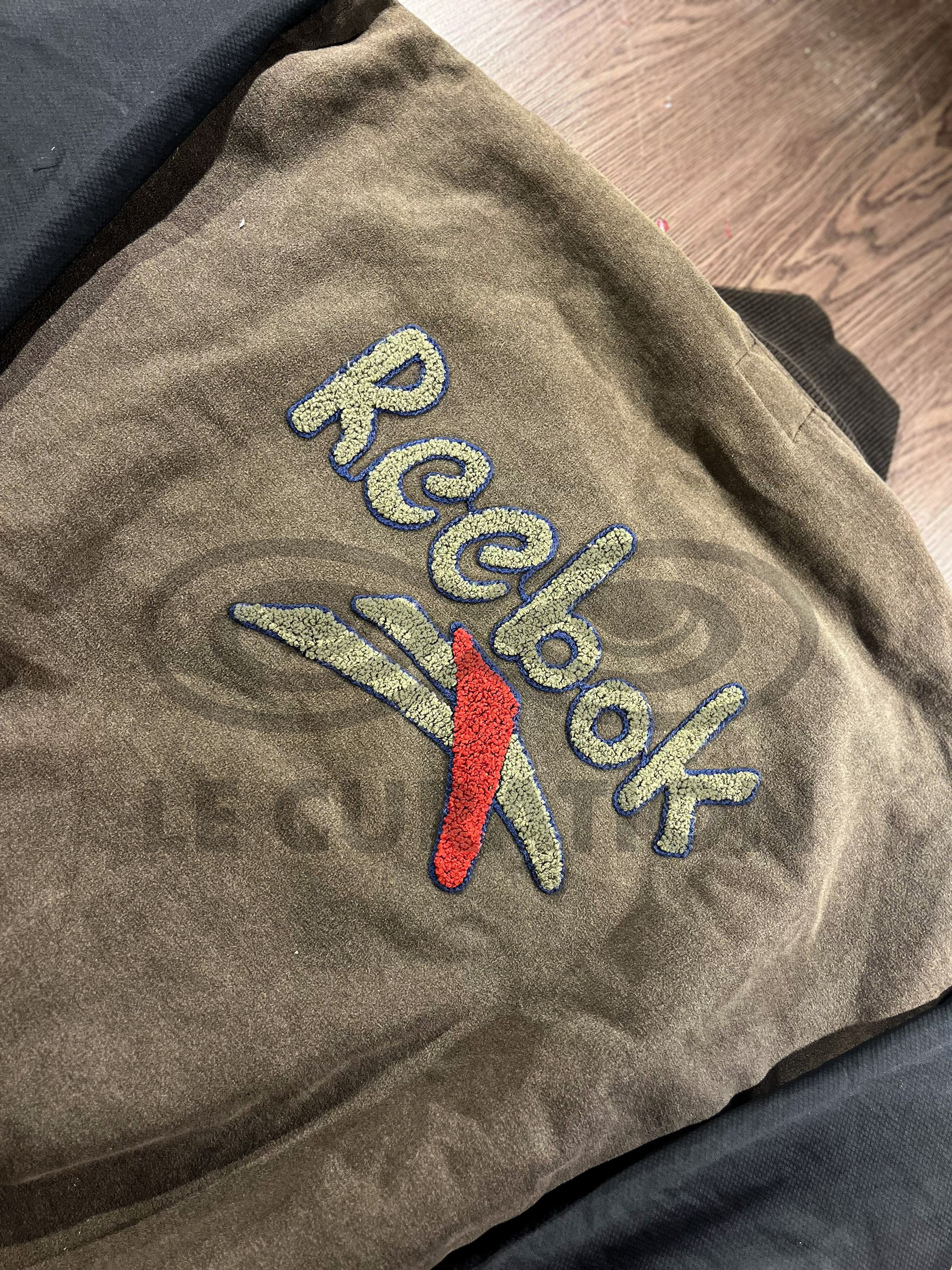 Reebok Vintage Reebok Big Logo Embroidered Bomber Jacket Size US L / EU 52-54 / 3 - 2 Thumbnail