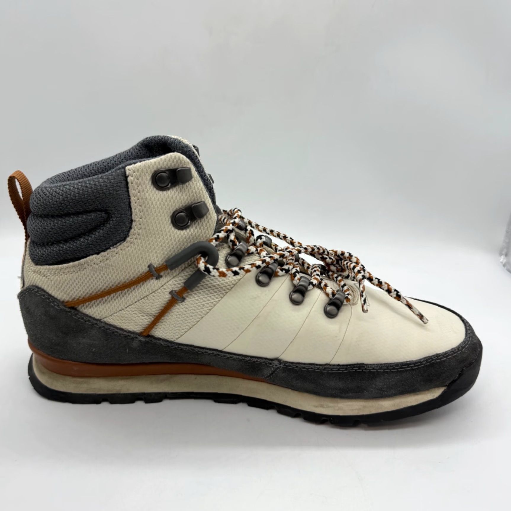 The North Face Vtg The North Face Back to Berkeley Mens Waterproof Hiking Boots Sz 9 Ivory/Gray Size US 9 / EU 42 - 7 Thumbnail