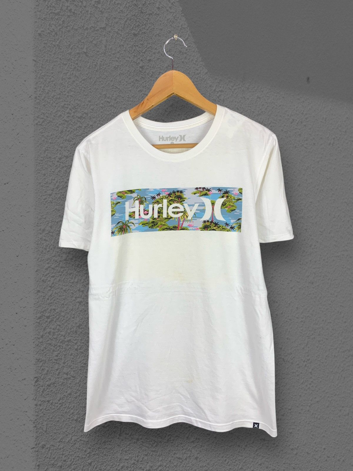 Hurley Offer! Hurley Box Logo Hawaii Surf Skate Tees Size US S / EU 44-46 / 1 - 1 Thumbnail