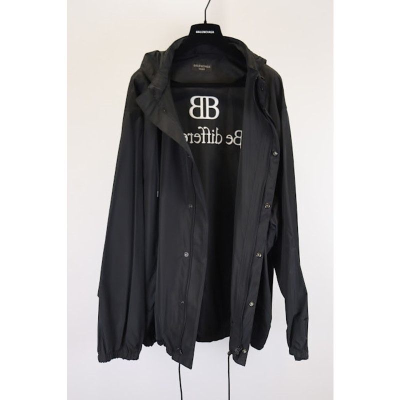 Balenciaga o1rshd1 BB Be Different Short Windbreaker in Black Size US XXL / EU 58 / 5 - 8 Thumbnail