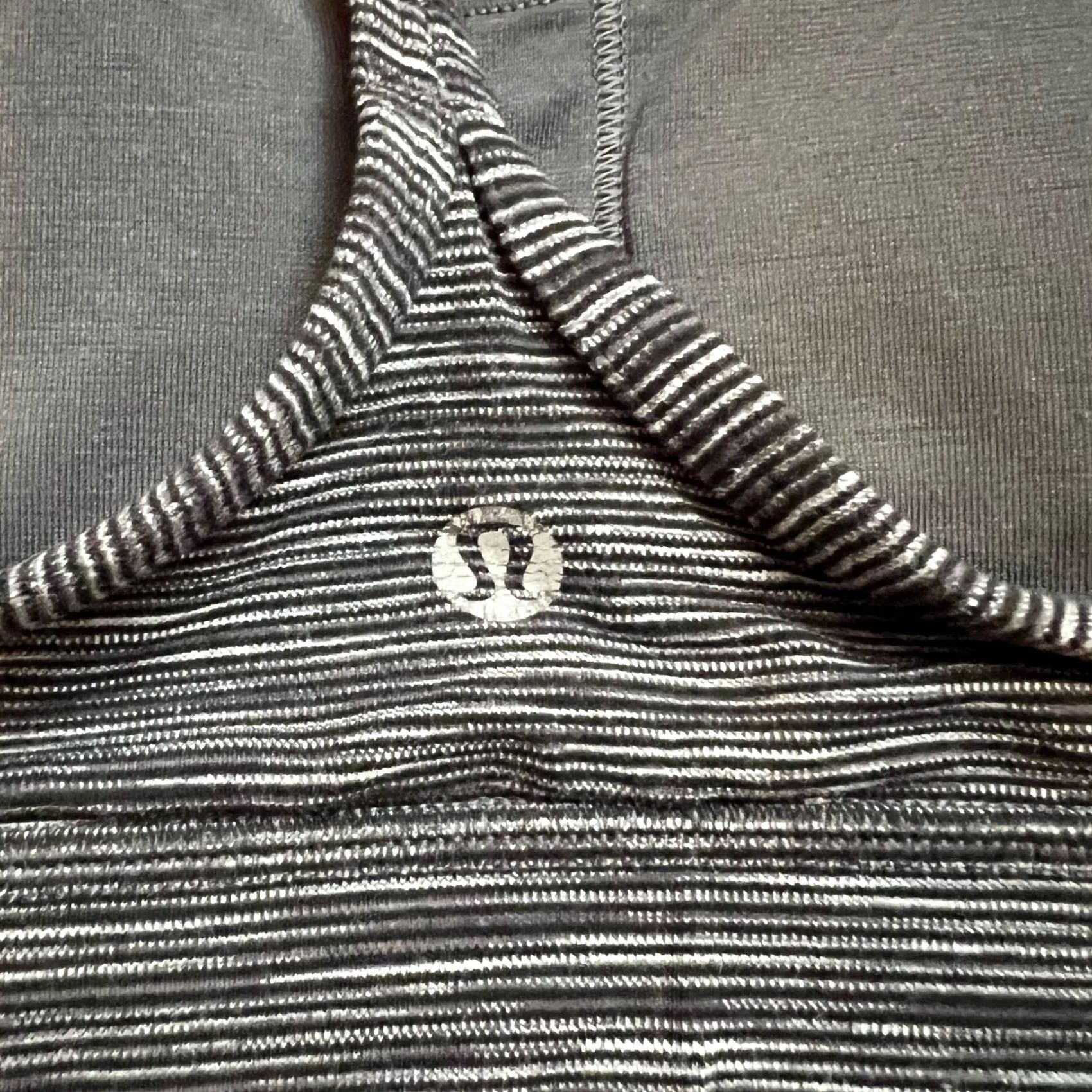 Lululemon Lululemon Sport Bra 4 Flow Y Bra Nulu Light Support A-C Cups Gray Women 32B Size ONE SIZE - 3 Thumbnail