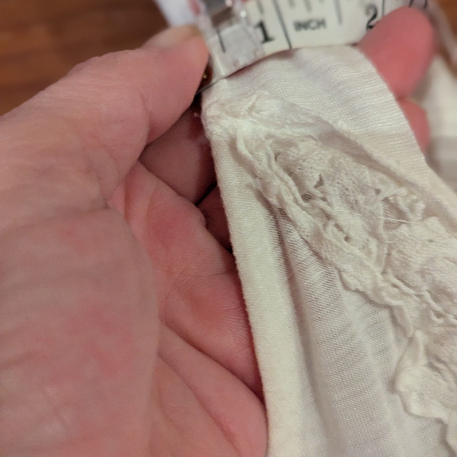 Banana Republic Banana Republic White Embellished Fitted Tank Top Size M / US 6-8 / IT 42-44 - 5 Thumbnail