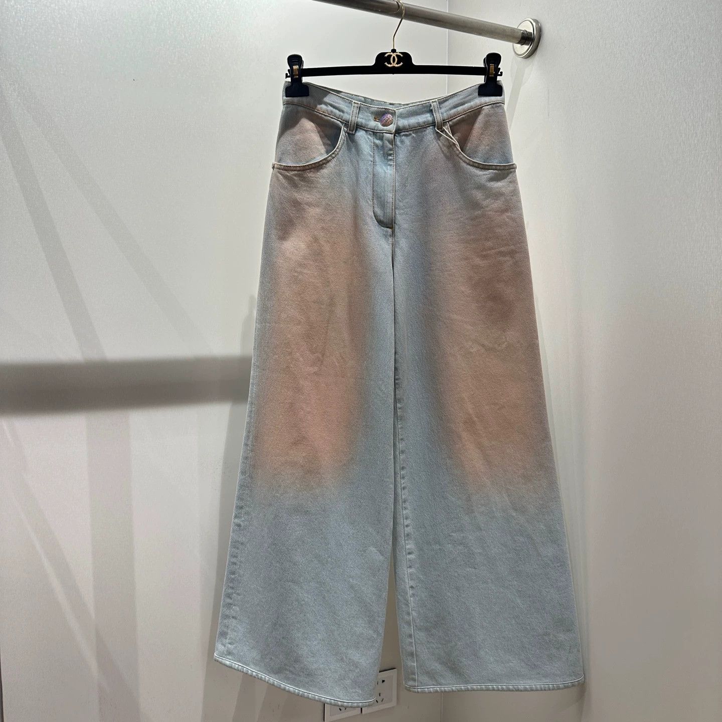 Chanel Chanel 24C Pink-Blue Gradient Wide-Leg Jeans 36 Cotton Size 26" / US 2 / IT 38 - 1 Thumbnail
