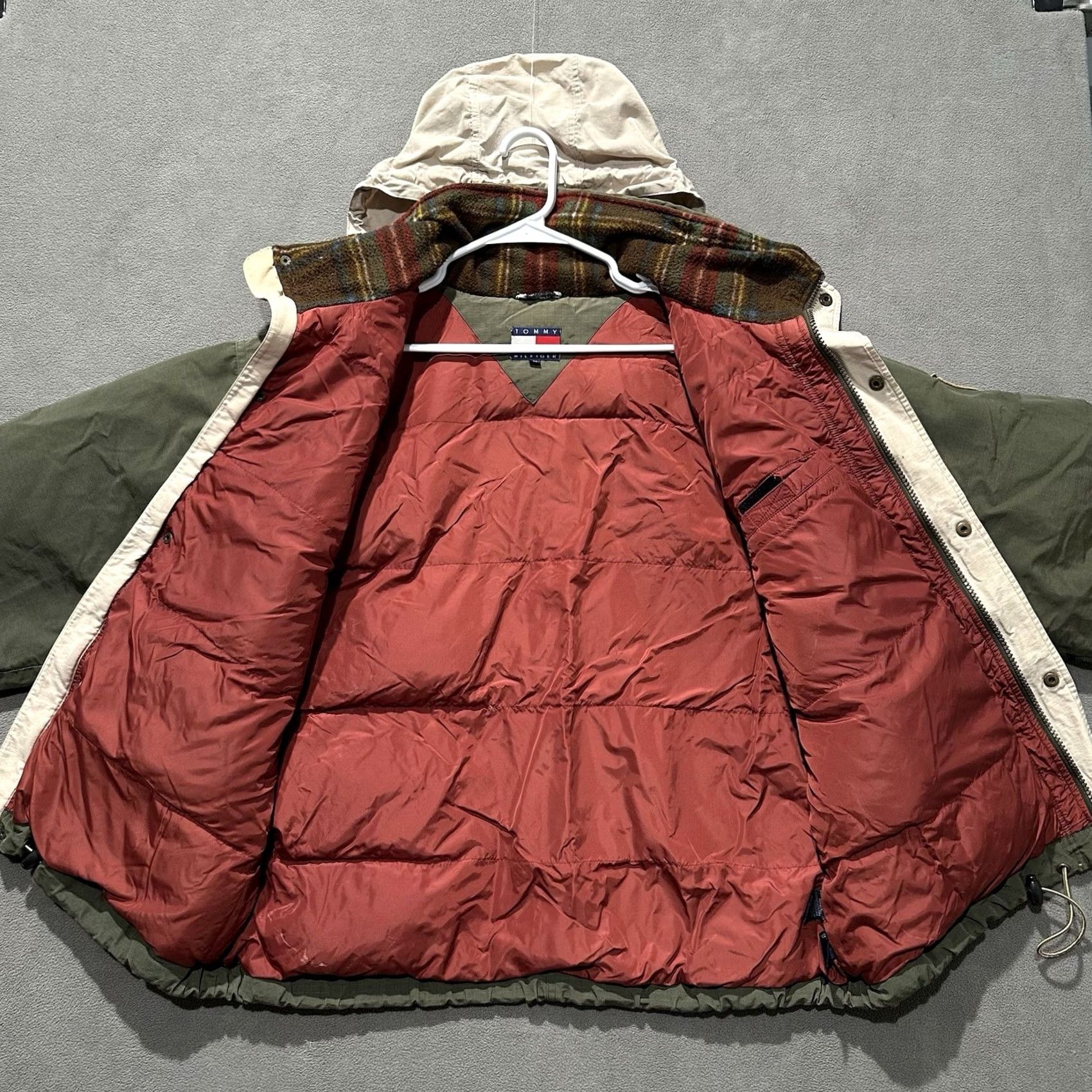 Tommy Hilfiger VINTAGE Tommy Hilfiger Jacket Mens M Safari Puffer Insulated Goose Down 90s Green Zip Hooded Lined Quilted Logo Puffer Jacket Mens Size US M / EU 48-50 / 2 - 3 Thumbnail