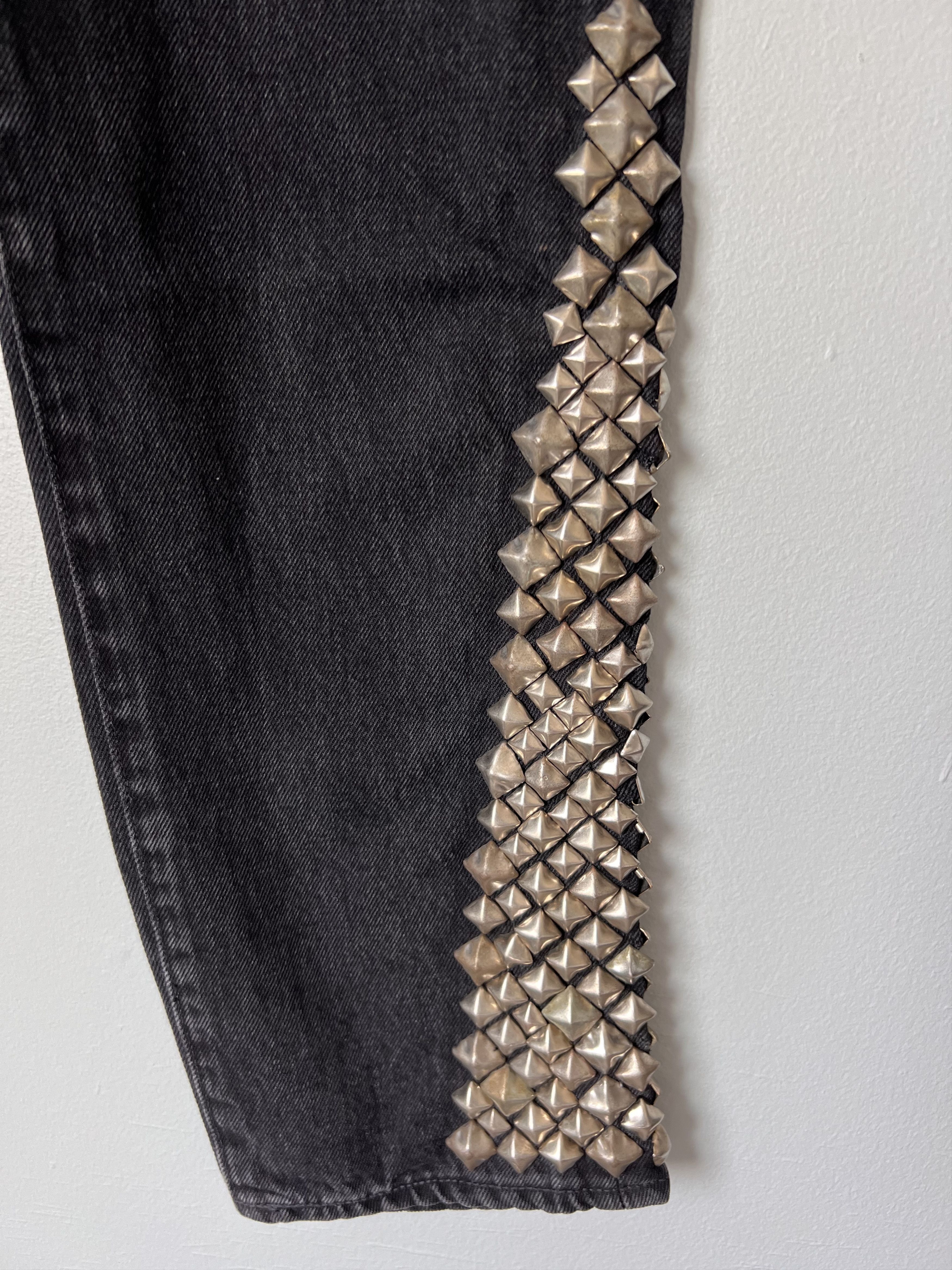 DENIM TEARS × Levi's Denim Tears Levi's Rockers Style Studded Jeans in Black Size US 31 - 4 Thumbnail