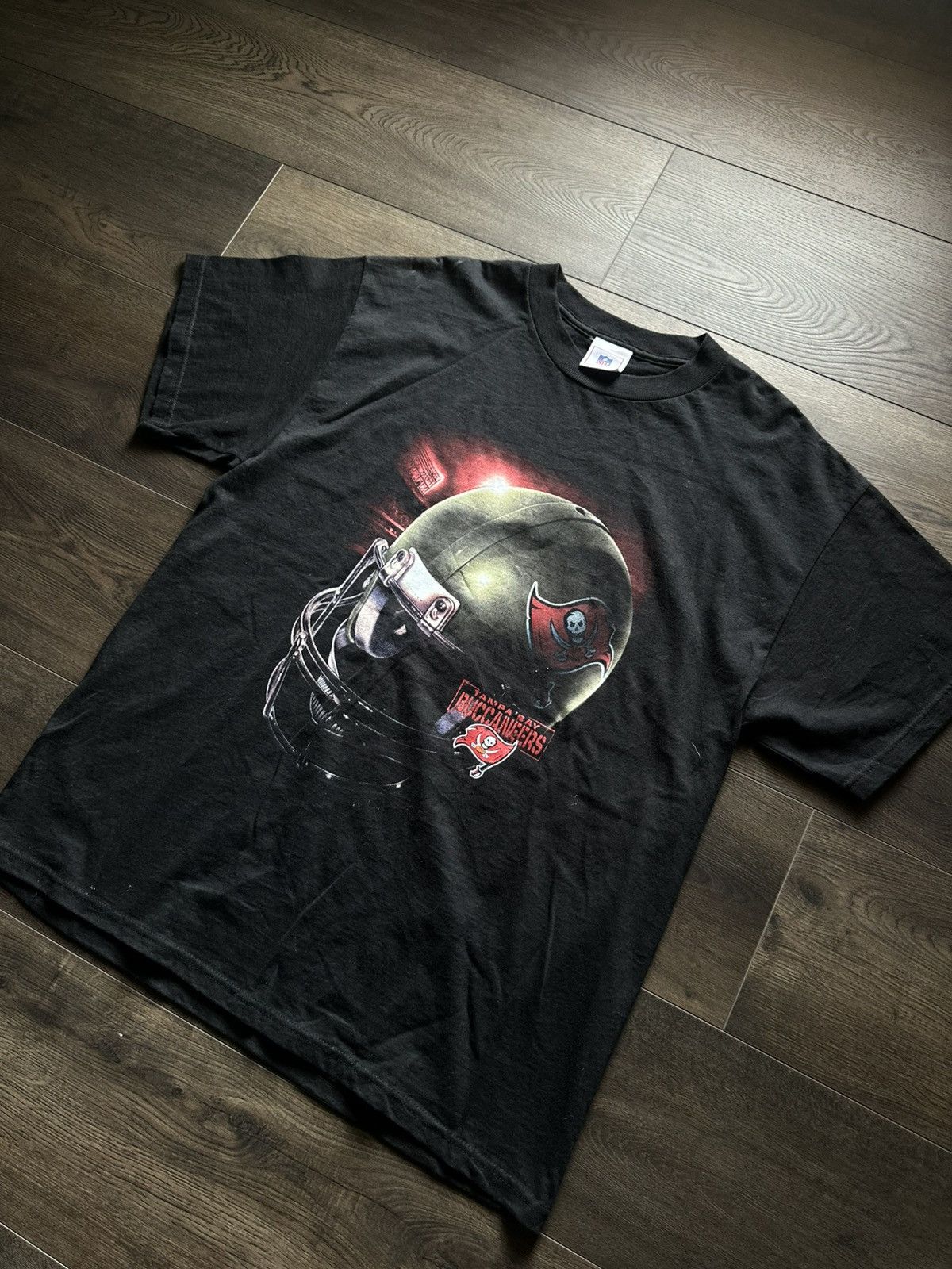 NFL Vintage Tampa Bay Buccaneers Helmet Shirt Black XL Size US XL / EU 56 / 4 - 3 Thumbnail
