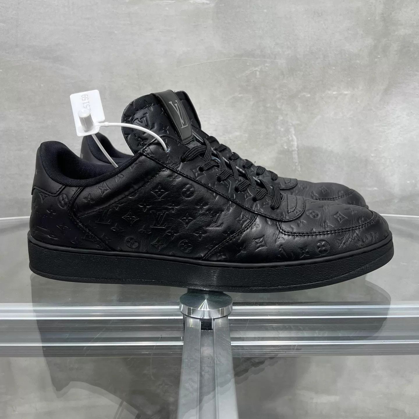 Louis Vuitton LV Rivoli Black Monogram All-Over Sneaker UK8/42 Size US 9 / EU 42 - 4 Thumbnail