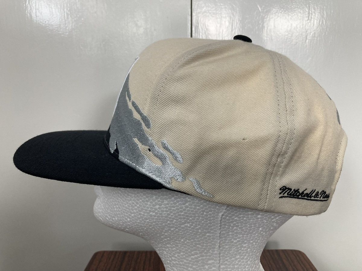 Mitchell & Ness RAIDERS MITCHELL NESS SPLASH SNAPBACK HAT VINTAGE COLLECTION Size ONE SIZE - 7 Thumbnail