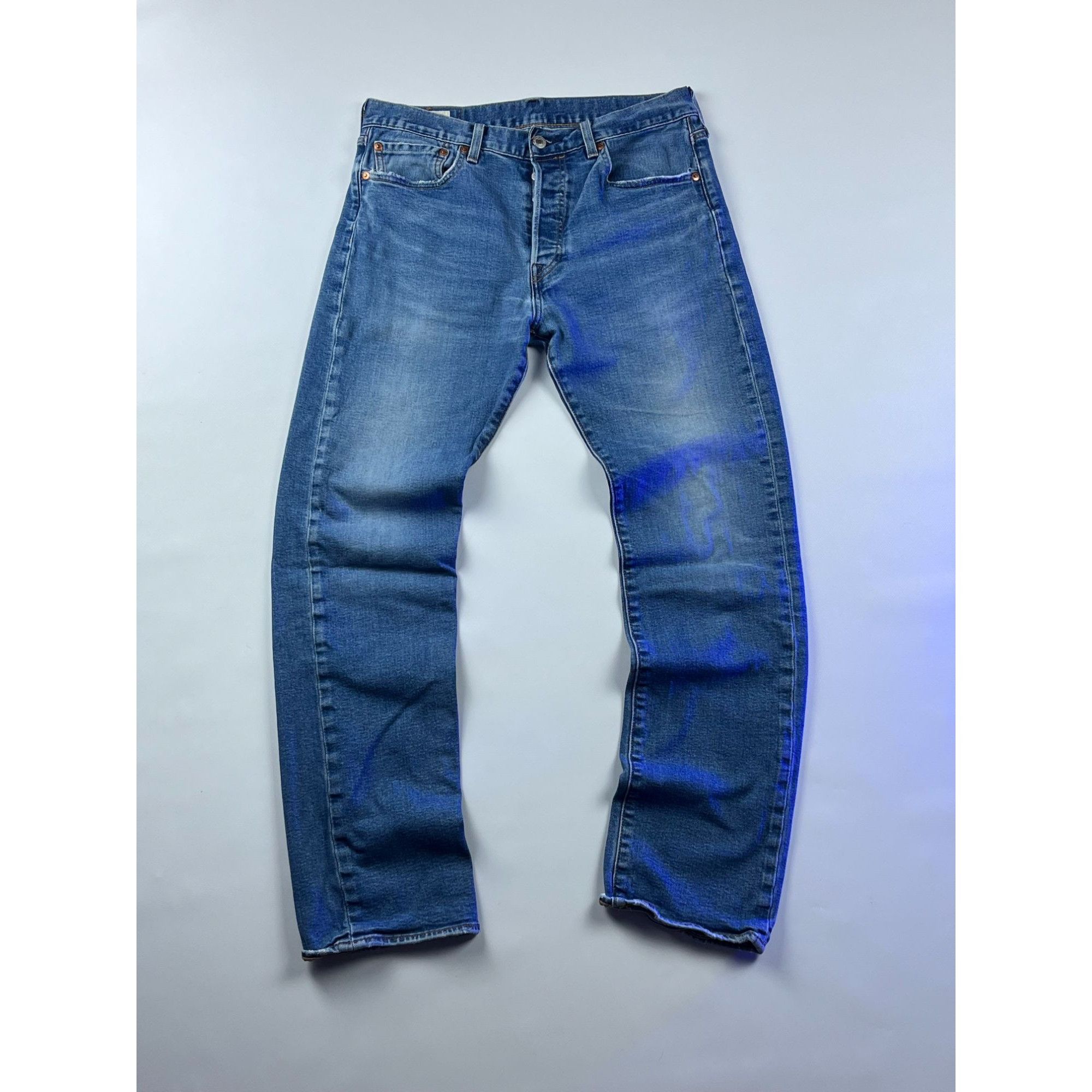 Levi's × Vintage Levis 501 Light Blue Denim Button-Fly Jeans W32 Size US 32 / EU 48 - 2 Thumbnail