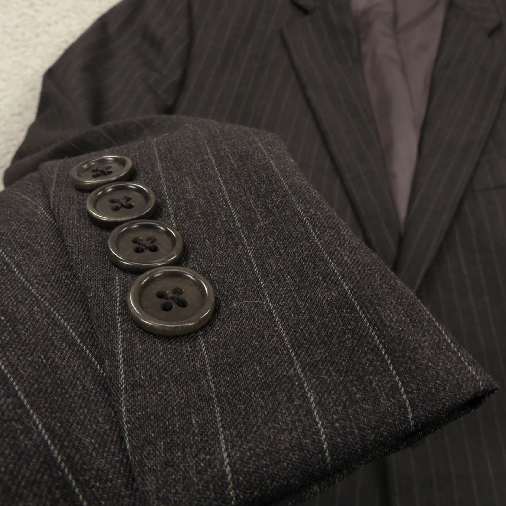 Brooks Brothers Brooks Brothers Suit 44L Madison Estrato Charcoal Pinstripe Pleated Pant 38x32 Men 2 Piece Gray Wool Size 44R - 2 Thumbnail