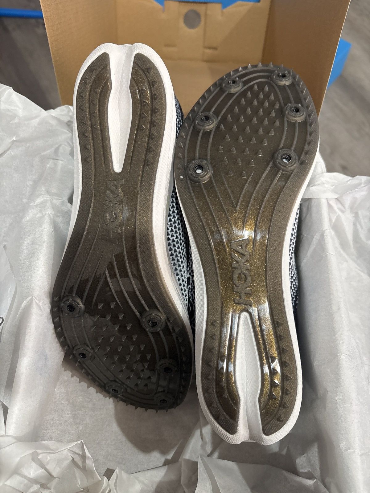 Hoka Hoka track spike (U Crescendo MD) Size US 10 / EU 43 - 5 Thumbnail