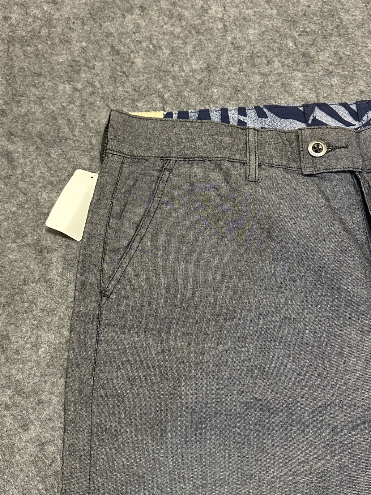 Levi's Levi's Men's 502 Regular Taper Fit chambray chino shorts. Size US 36 / EU 52 - 5 Thumbnail