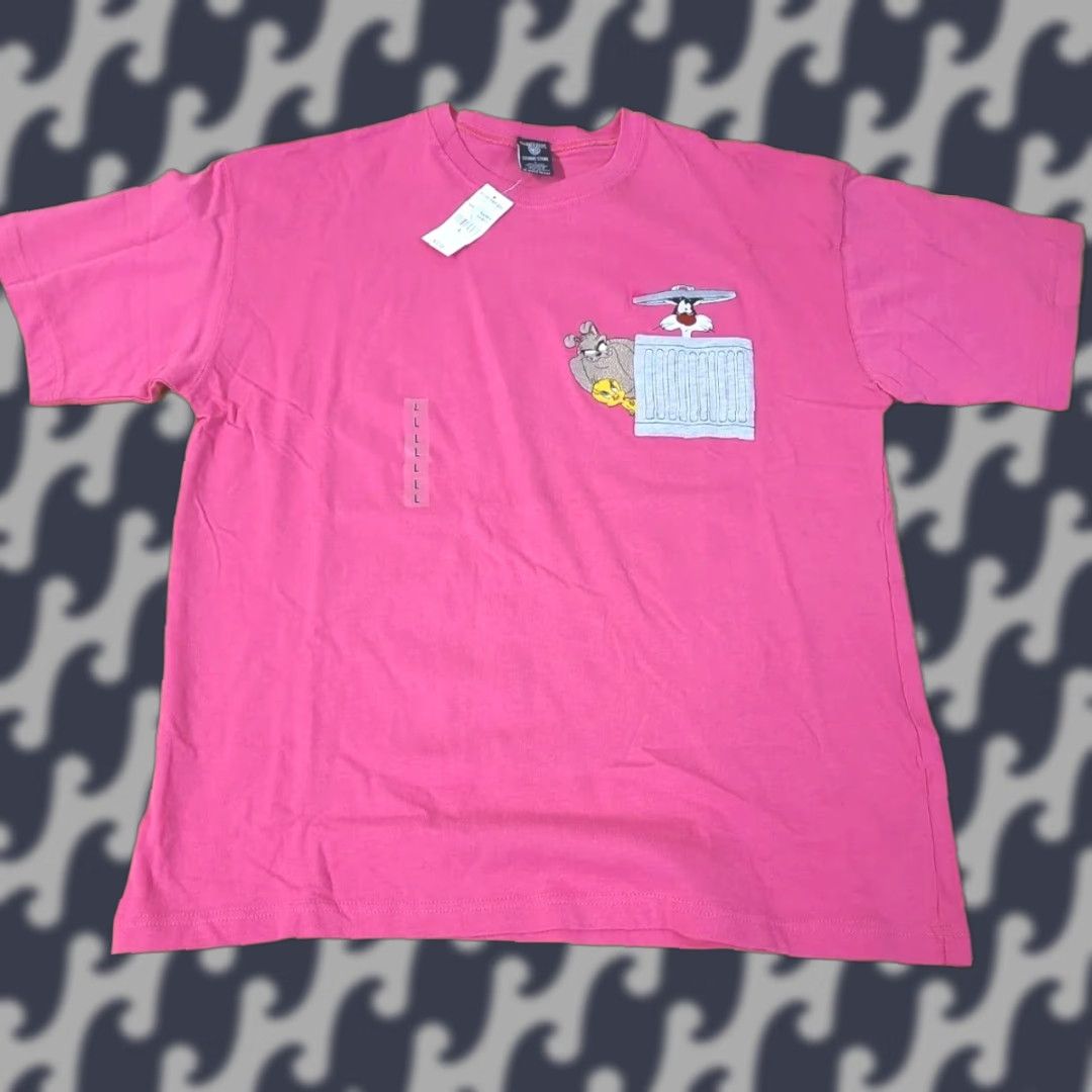 Vintage VINTAGE Warner Bros T-Shirt Pink Pocket Women's Large L 100% Cotton Crew Neck Short Sleeve Tweety Sylvester Taz 90s Casual Size L / US 10 / IT 46 - 1 Thumbnail