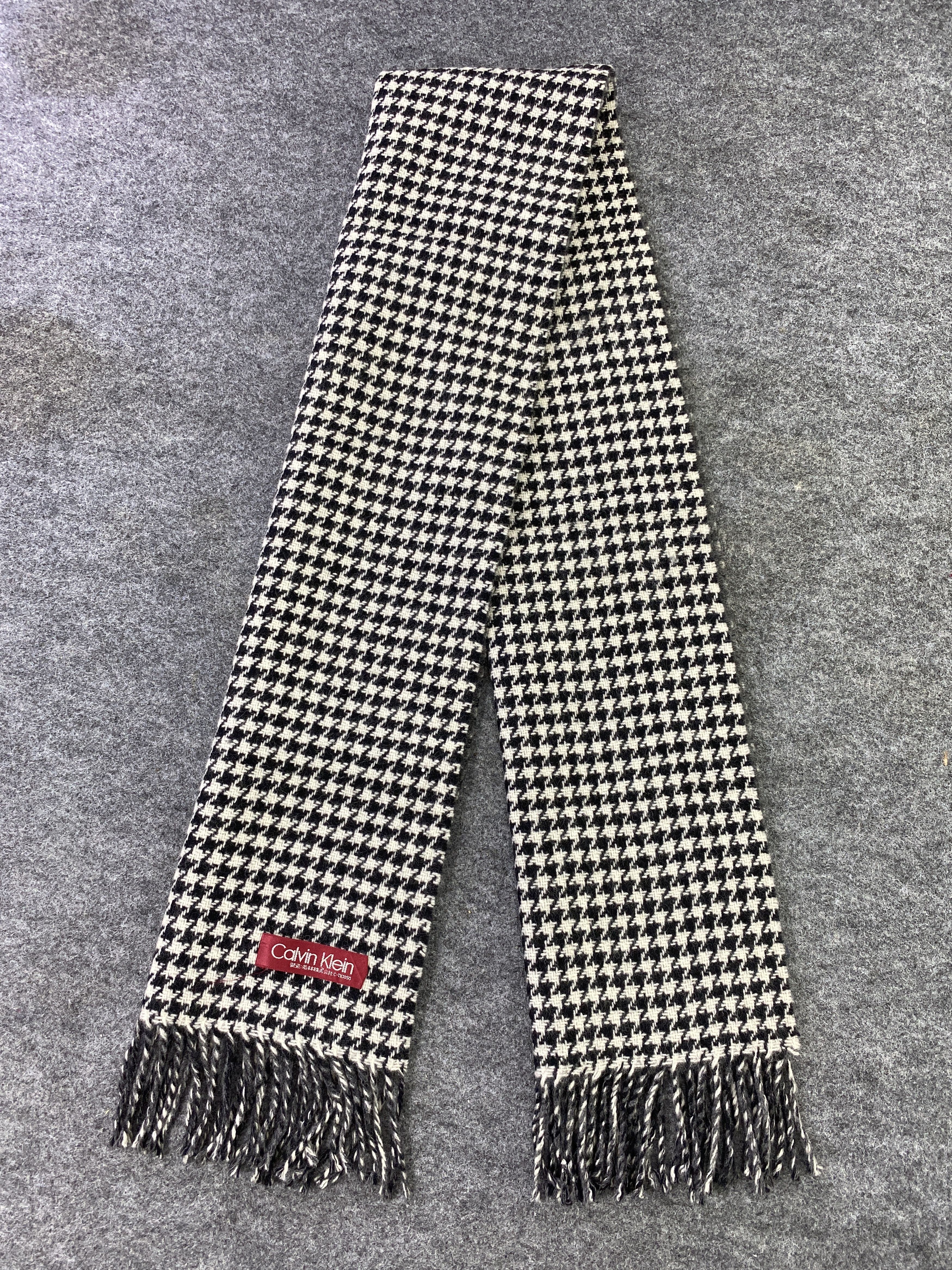 Calvin Klein Calvin Klein Scarf / Muffler / Neckwear -T618 Size ONE SIZE - 4 Thumbnail