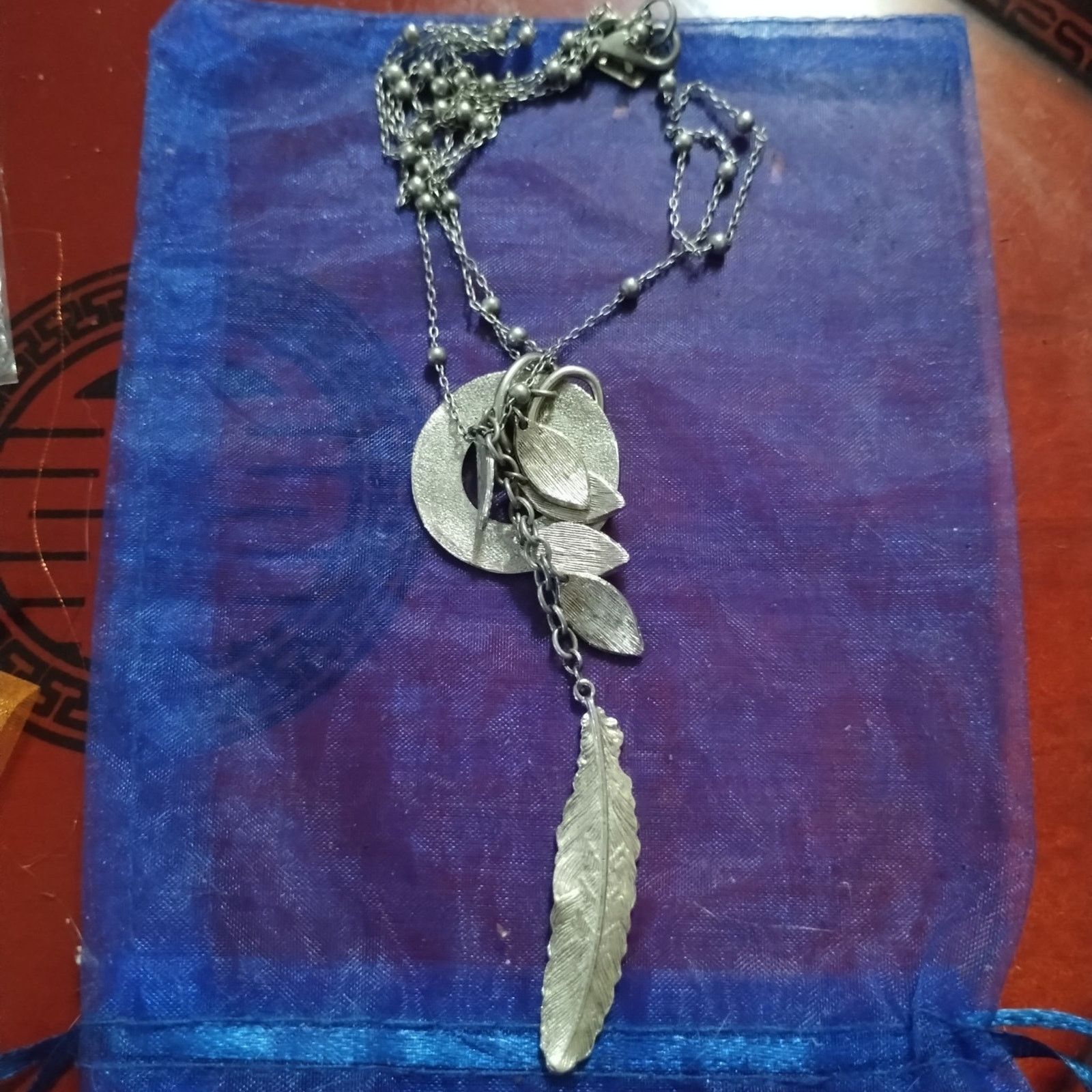 Vintage Beautiful vtg. silver feather necklace/gorgeous long chain Size ONE SIZE - 2 Thumbnail