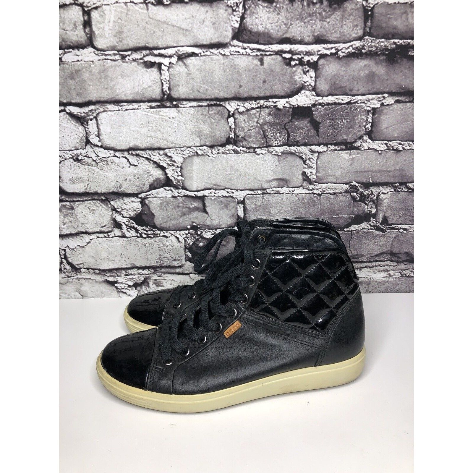 Ecco ECCO Soft 7 Black Leather Quilted Comfort Casual Sneakers Sh Size US 7.5 / IT 37.5 - 1 Thumbnail