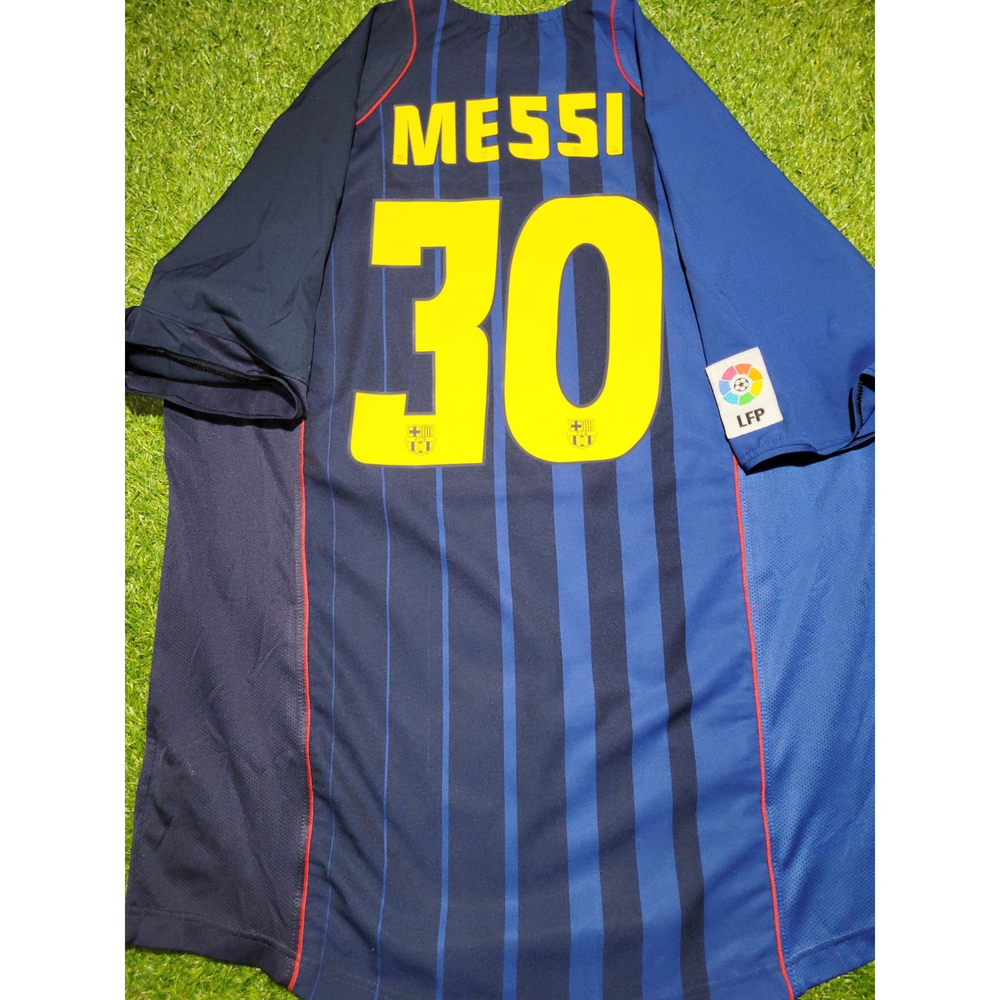 image of Nike Messi Barcelona Debut Season 2004 2005 Away Soccer Jersey XL in Blue, Men's