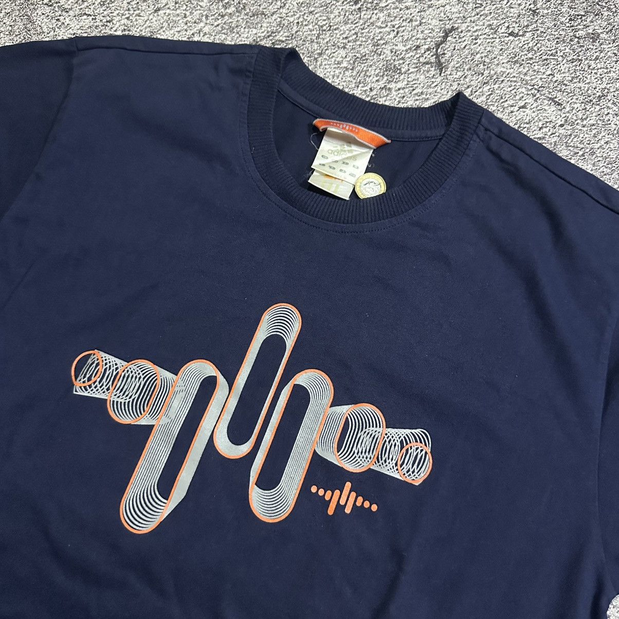 Adidas VINTAGE Y2K ADIDAS TSHIRT Size US L / EU 52-54 / 3 - 2 Thumbnail