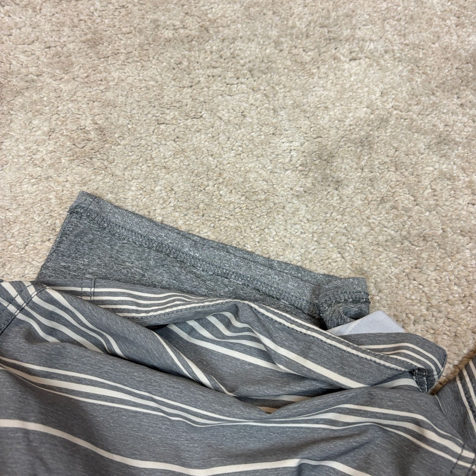 Vuori Vuori 7" Shorts Mens Size 38 Gray Striped Lined Kore Hybrid Size US 38 / EU 54 - 8 Thumbnail