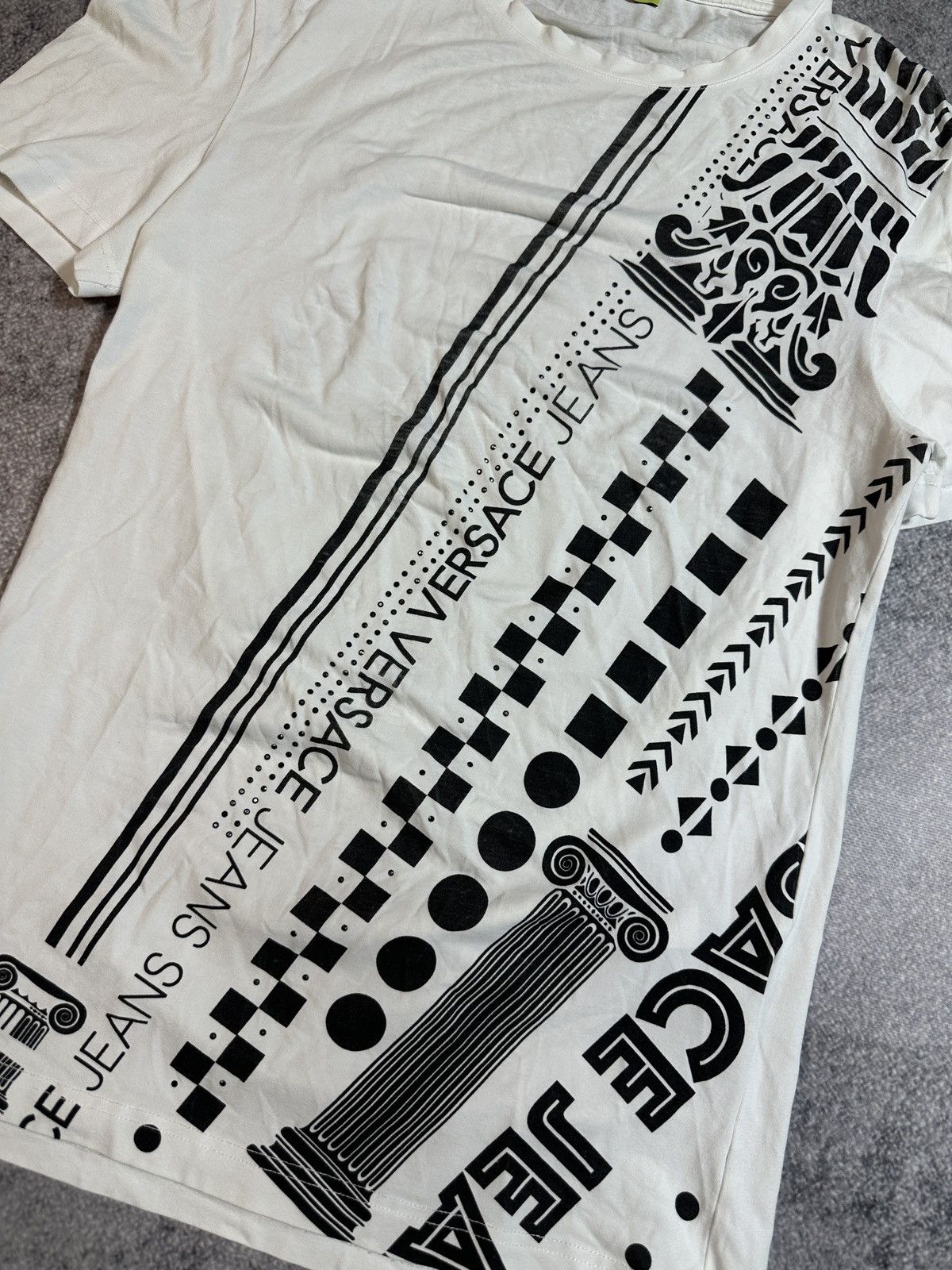 Versace × Versace Jeans Couture Y2K Versace Big Log T-shirt Streetwear Rare Casual Luxury Size US M / EU 48-50 / 2 - 2 Thumbnail