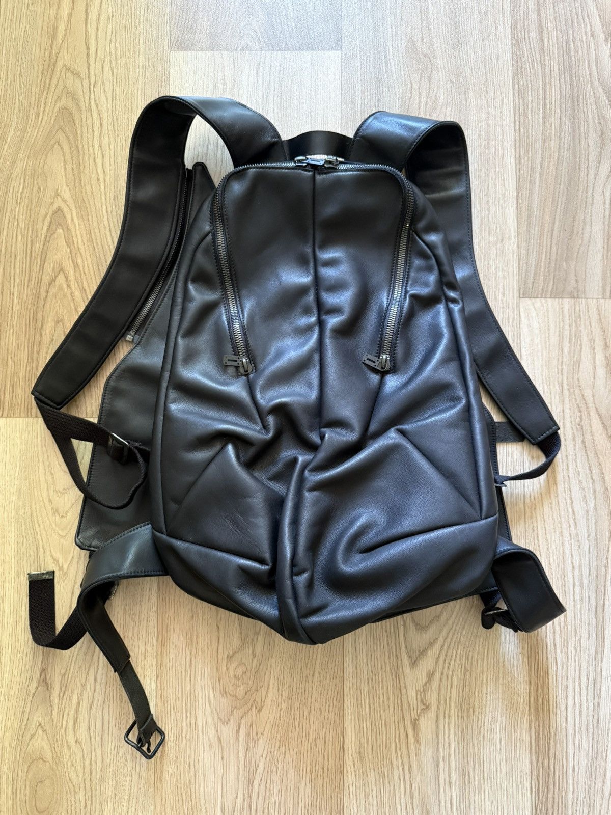 D.Hygen Horse Leather Vest Bag Backpack Size ONE SIZE - 2 Thumbnail